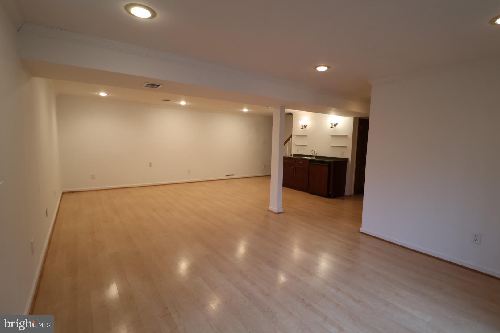 RESTON - Residential Lease