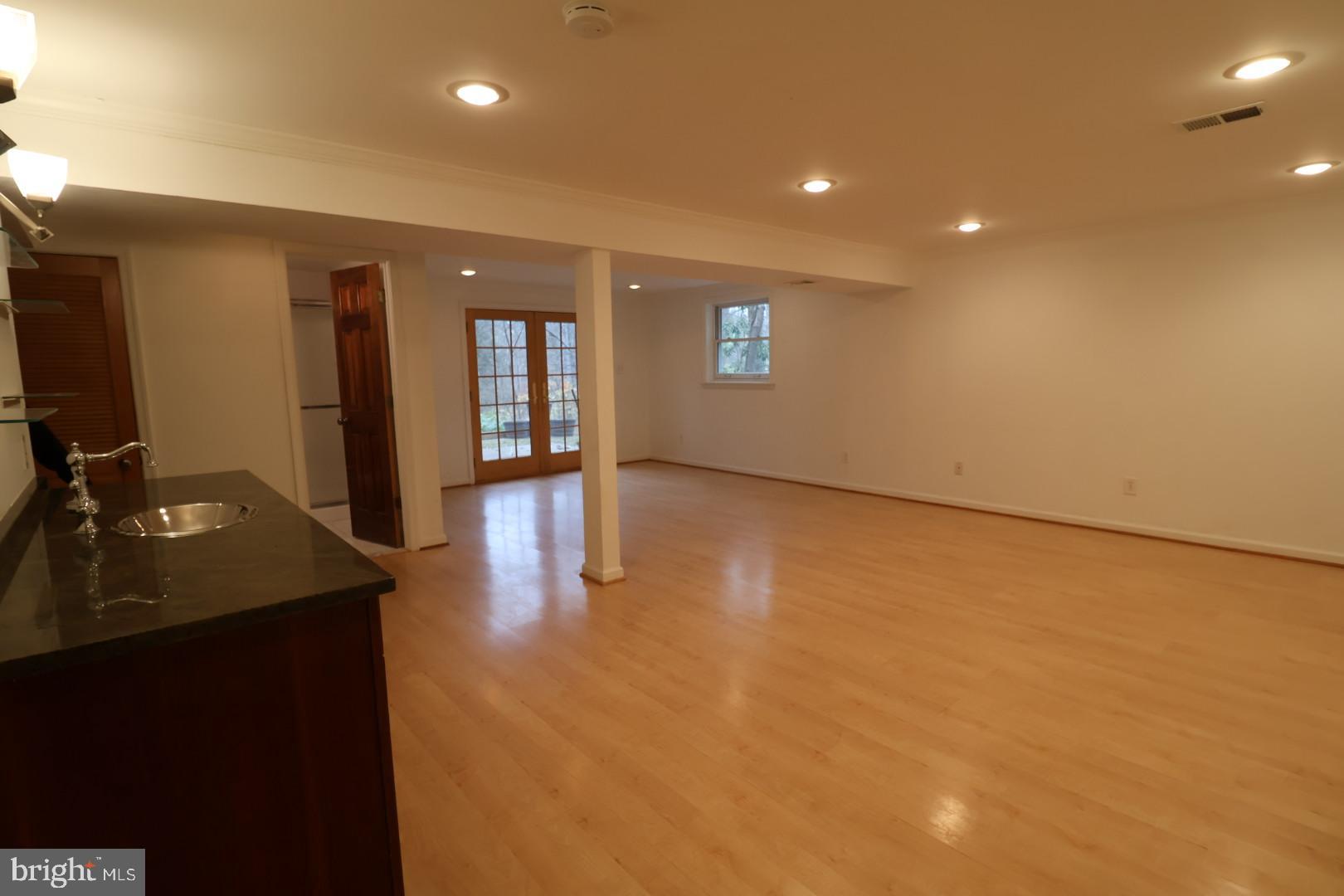 RESTON - Residential Lease