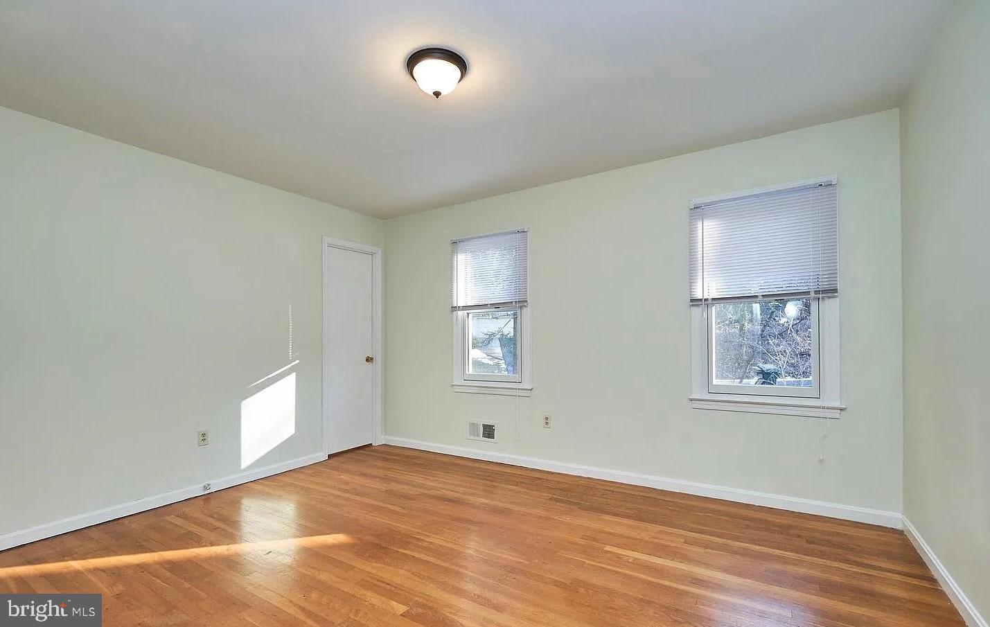 RESTON - Residential Lease