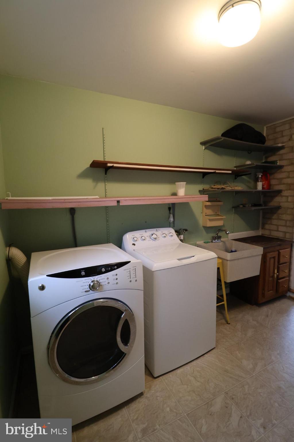 RESTON - Residential Lease