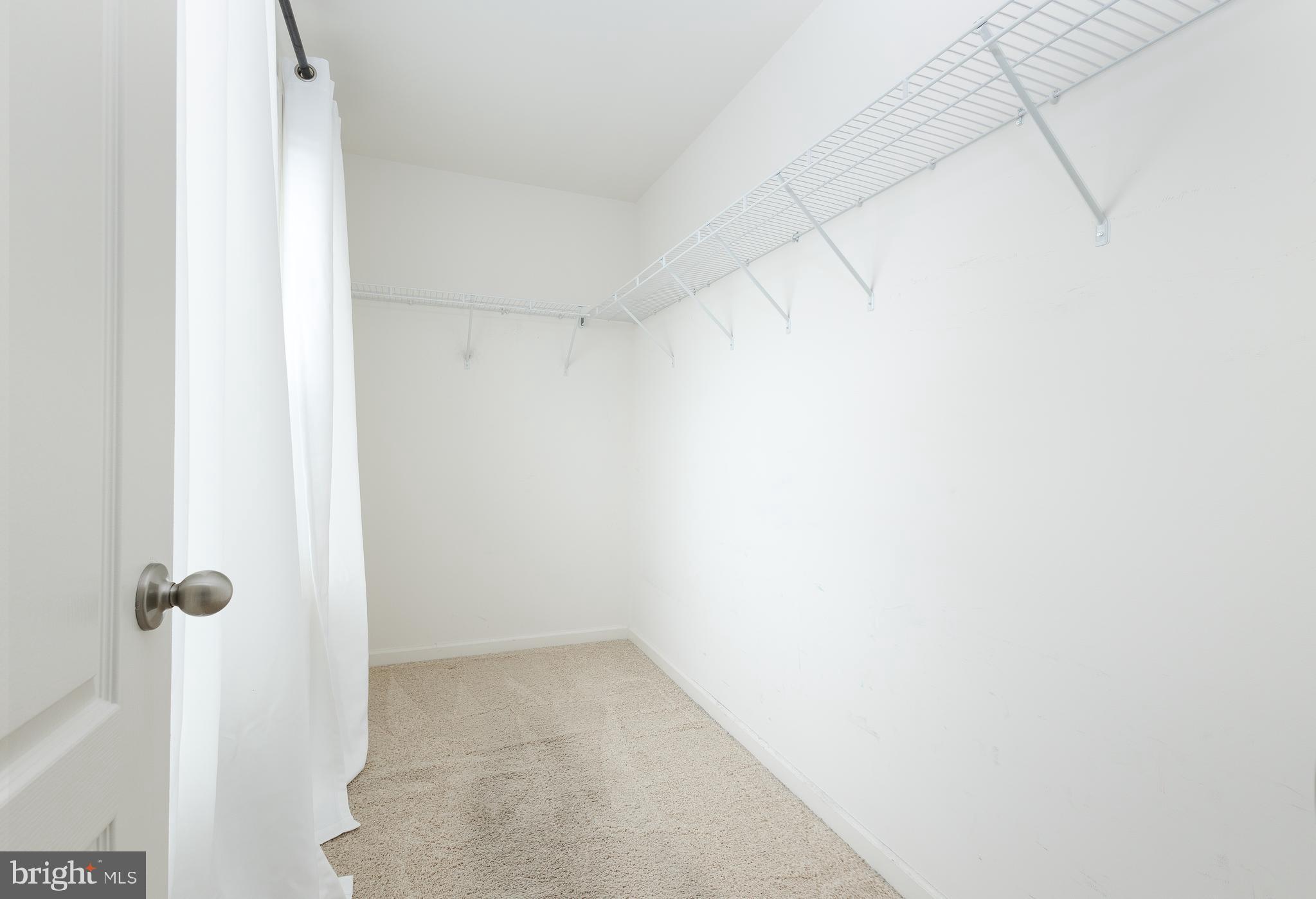 WASHINGTON TRAIL - Residential Lease