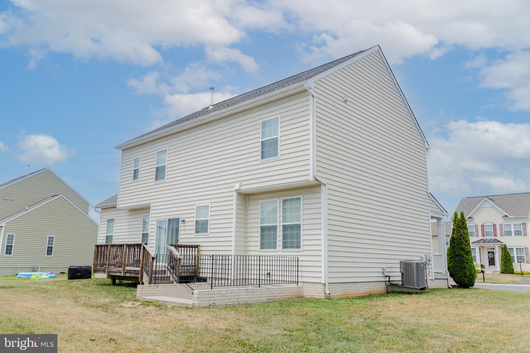 WASHINGTON TRAIL - Residential Lease