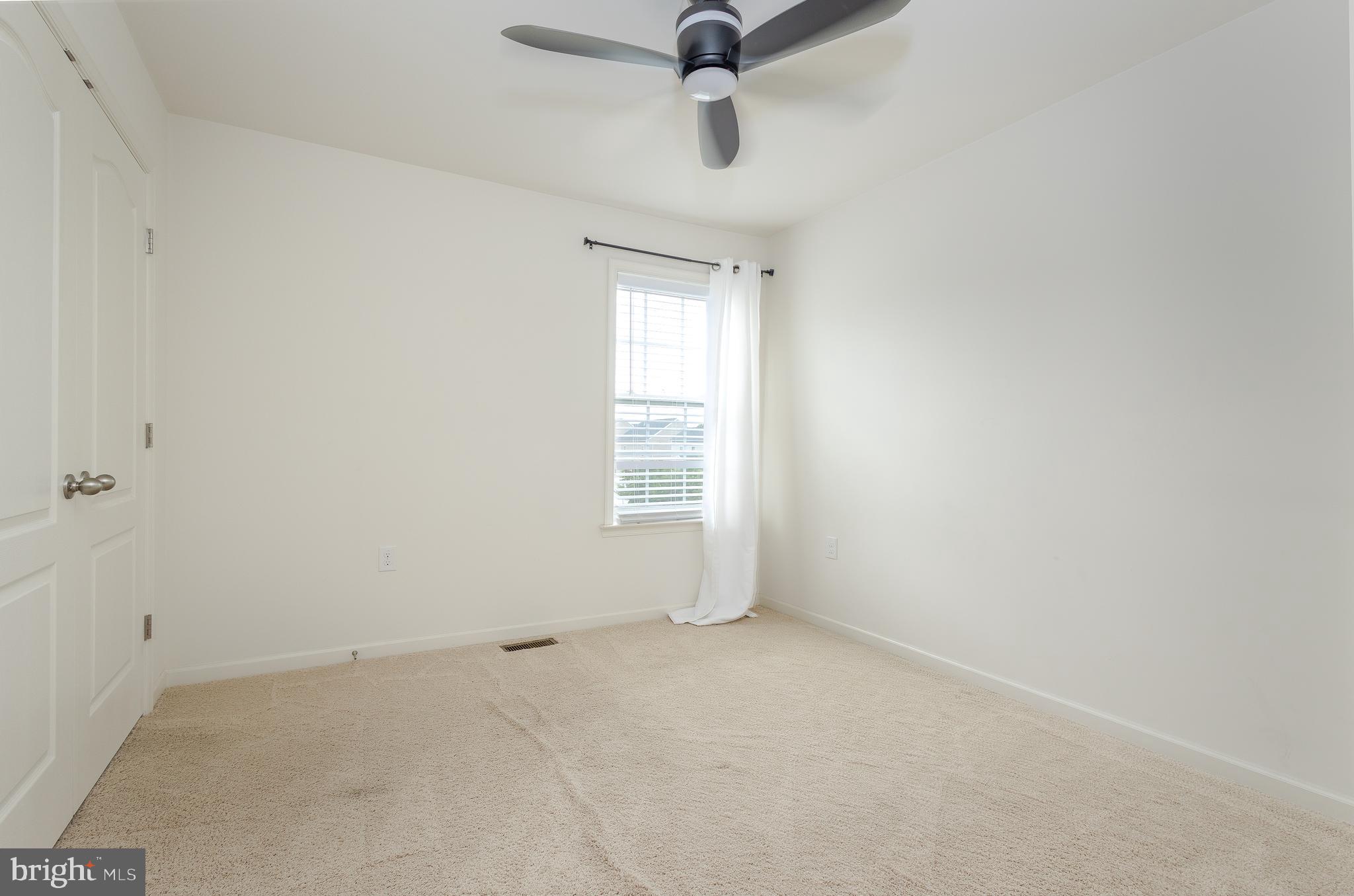 WASHINGTON TRAIL - Residential Lease