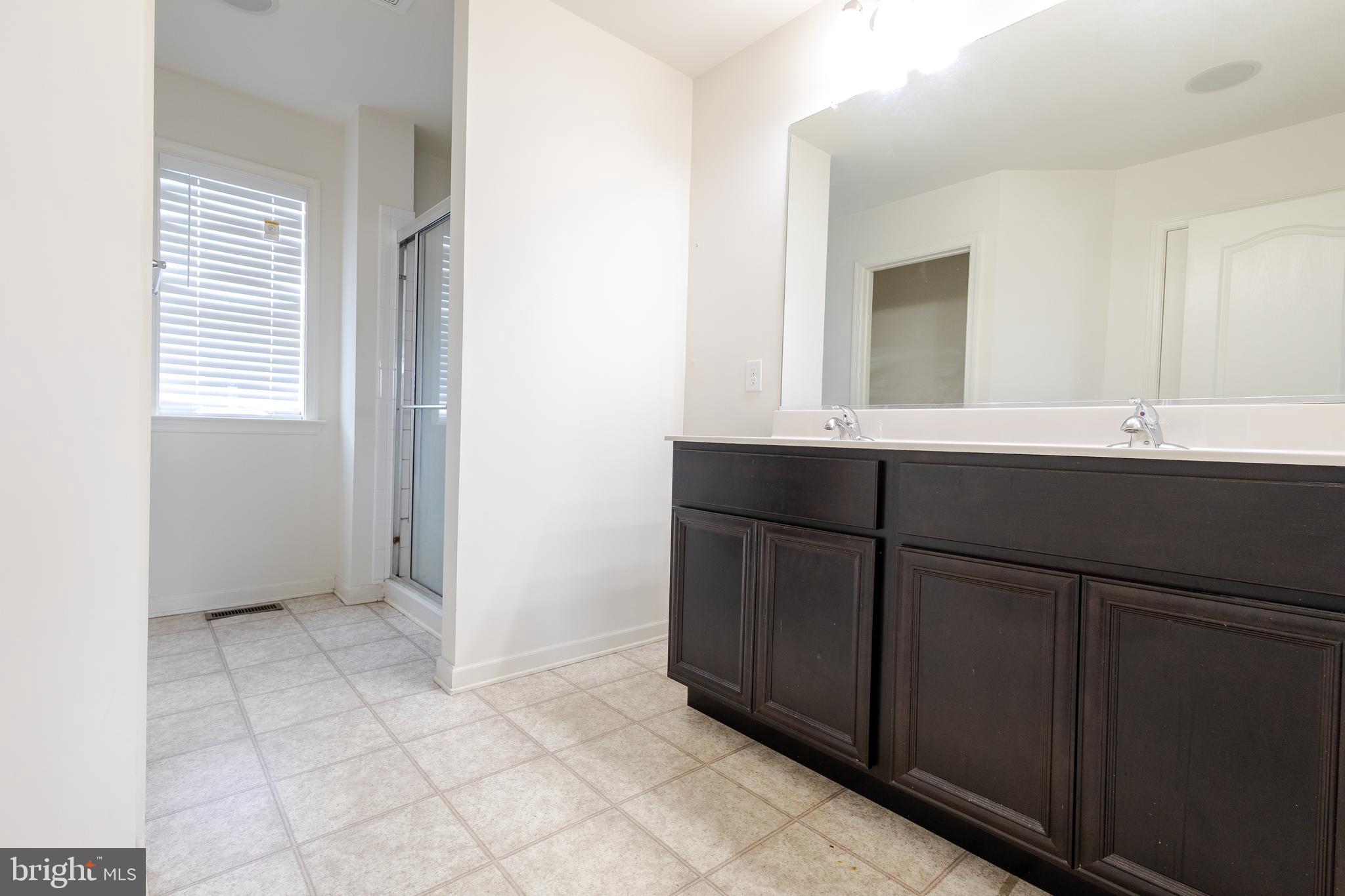 WASHINGTON TRAIL - Residential Lease