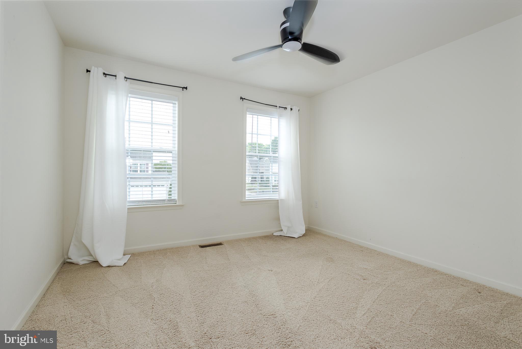 WASHINGTON TRAIL - Residential Lease