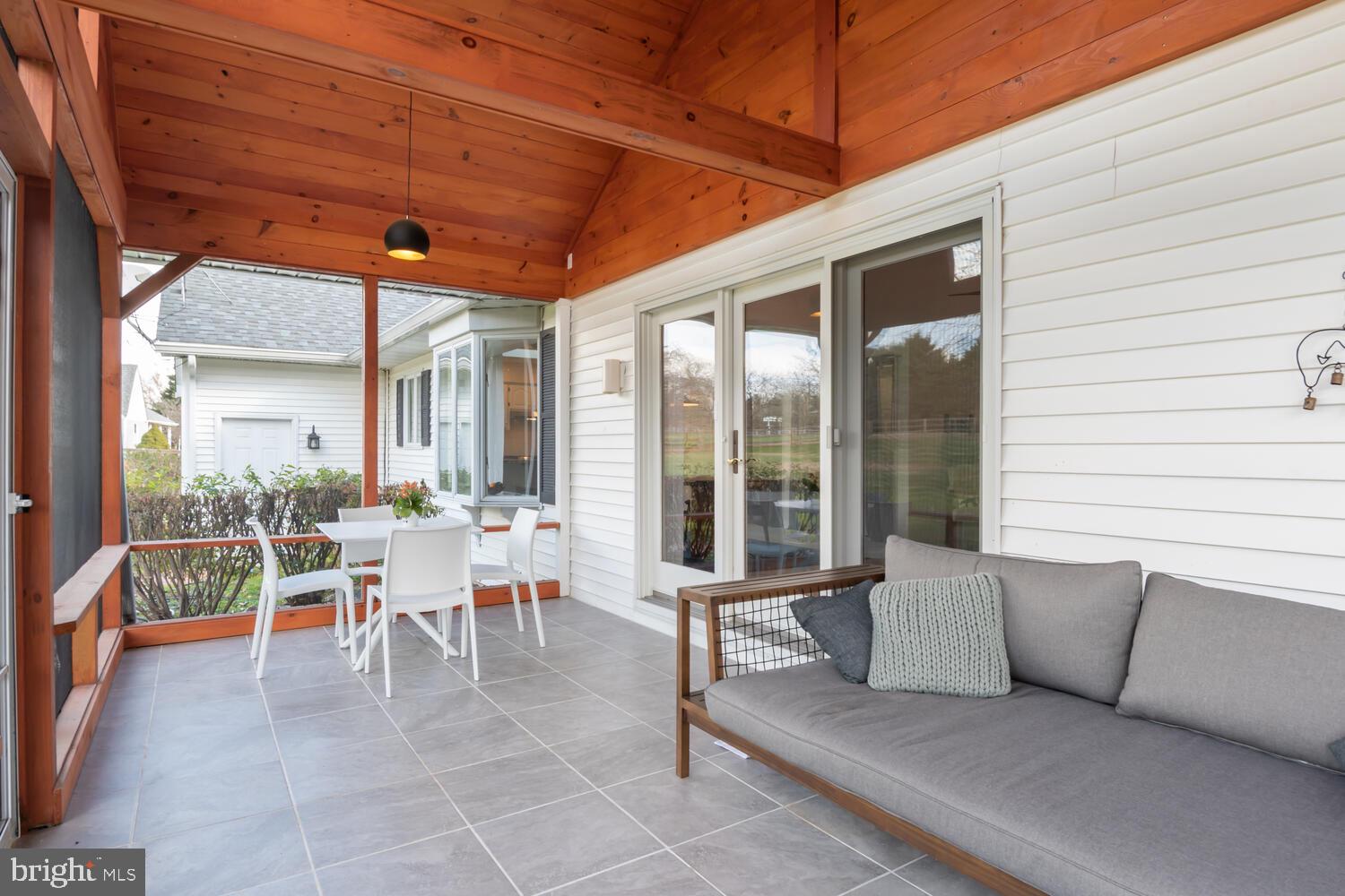 KINNAIRDS POINT - Residential