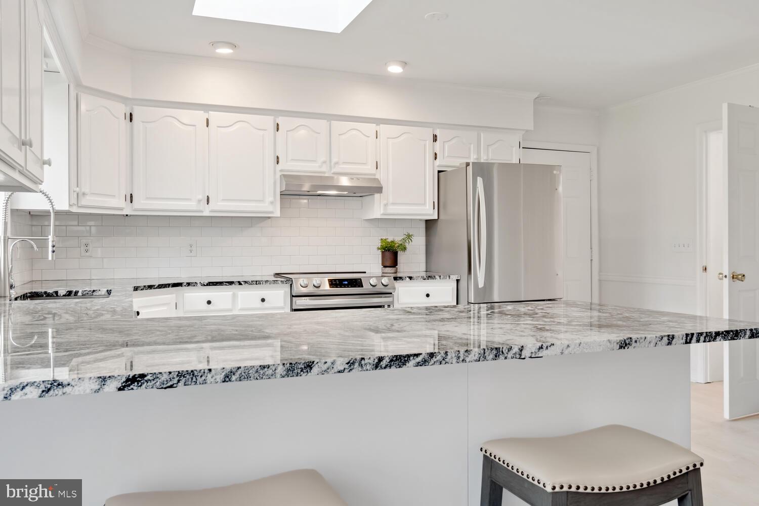 KINNAIRDS POINT - Residential