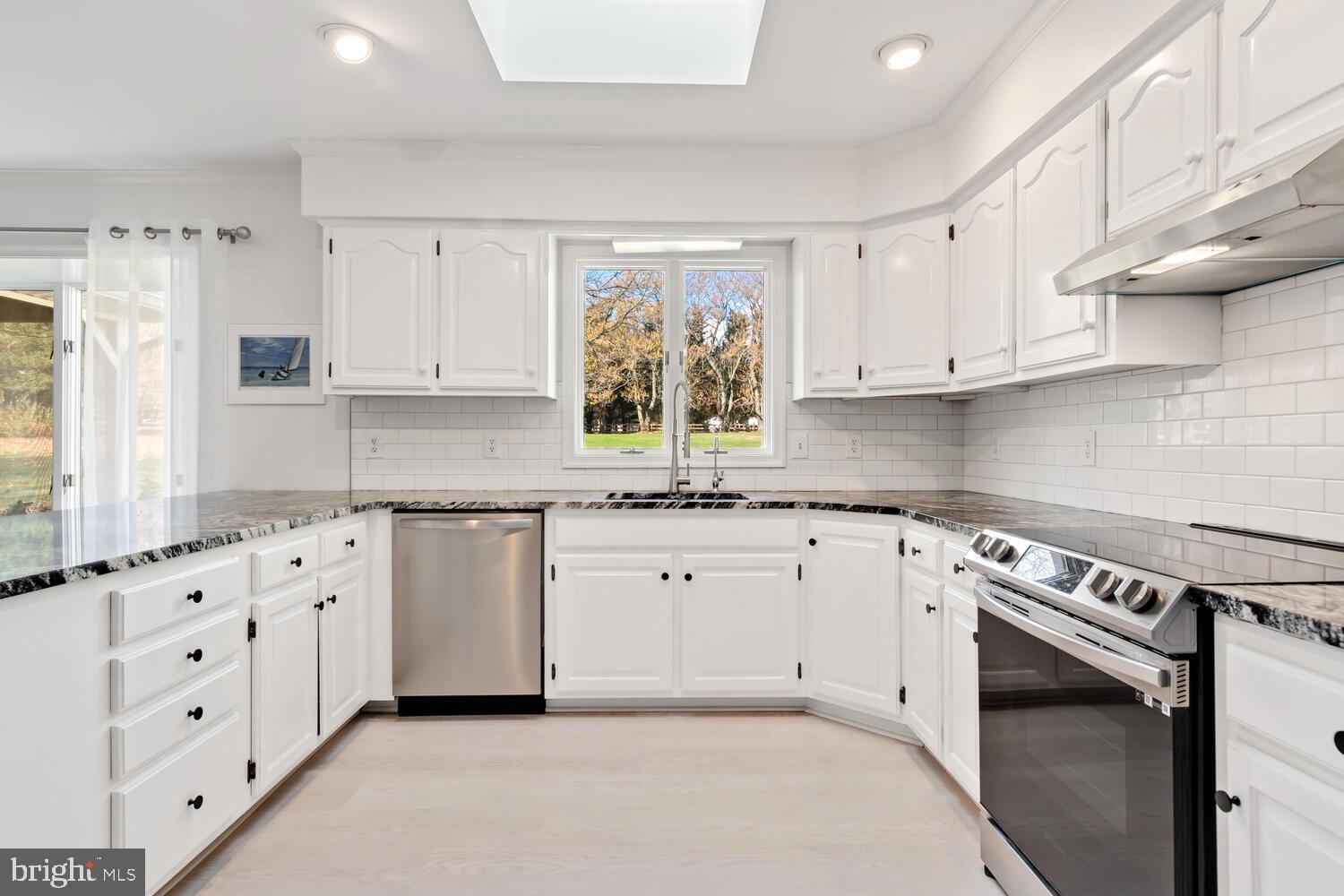 KINNAIRDS POINT - Residential