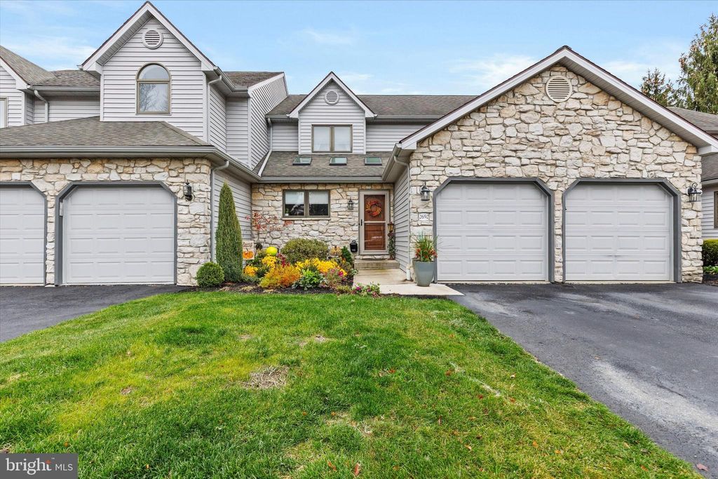 Photo of 2692 Fairway Drive #2692, YORK, PA 17402 (MLS # PAYK2093412)