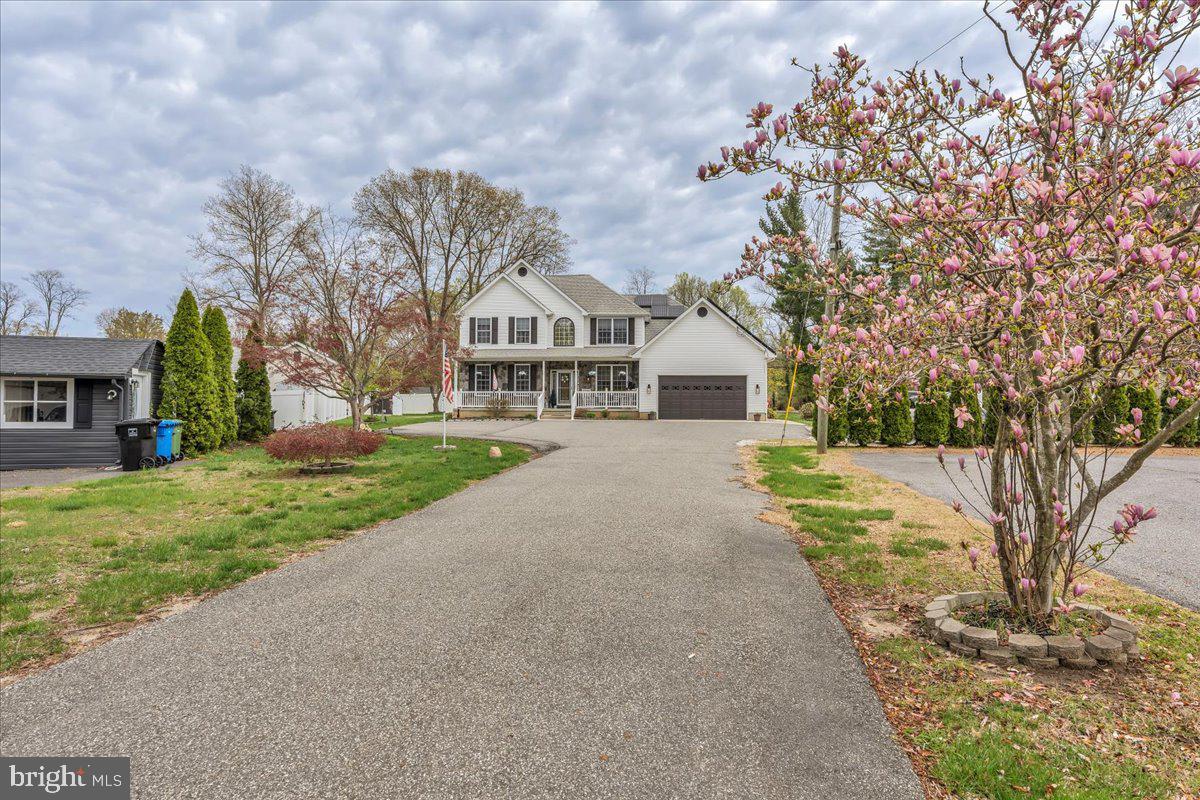 472 MANTUA BOULEVARD