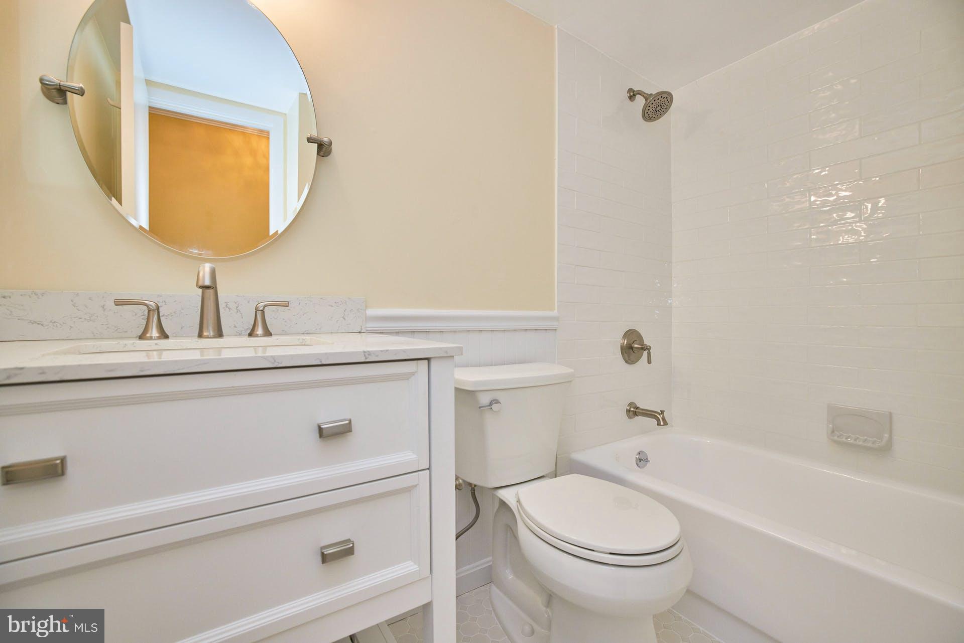 MCLEAN HOUSE - Residential