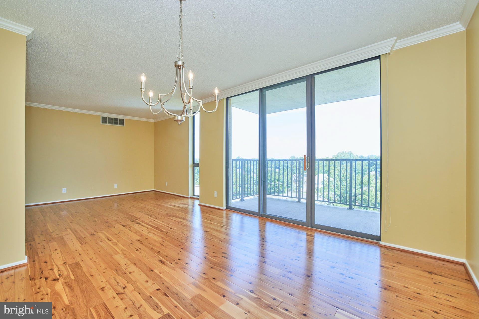 MCLEAN HOUSE - Residential