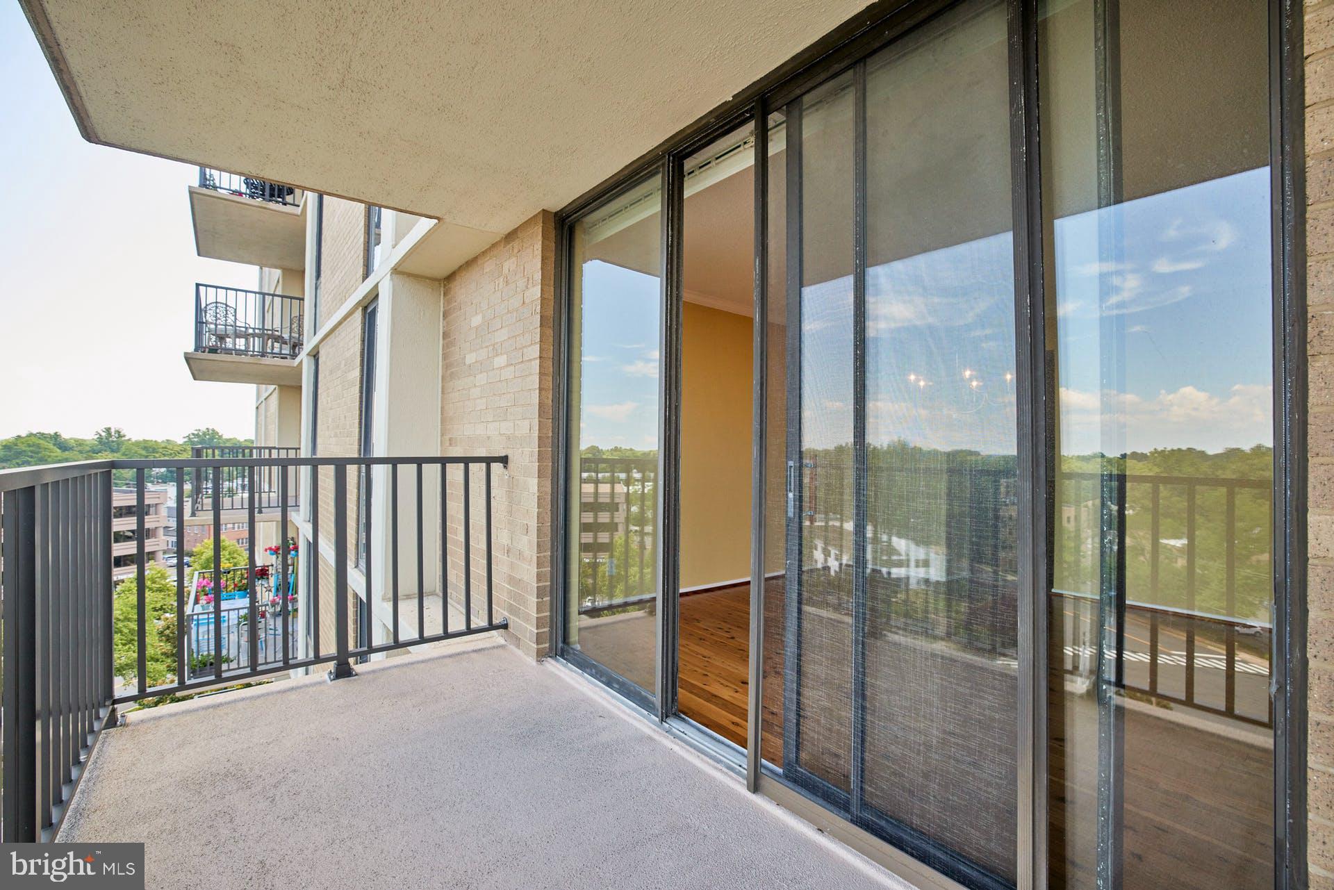 MCLEAN HOUSE - Residential