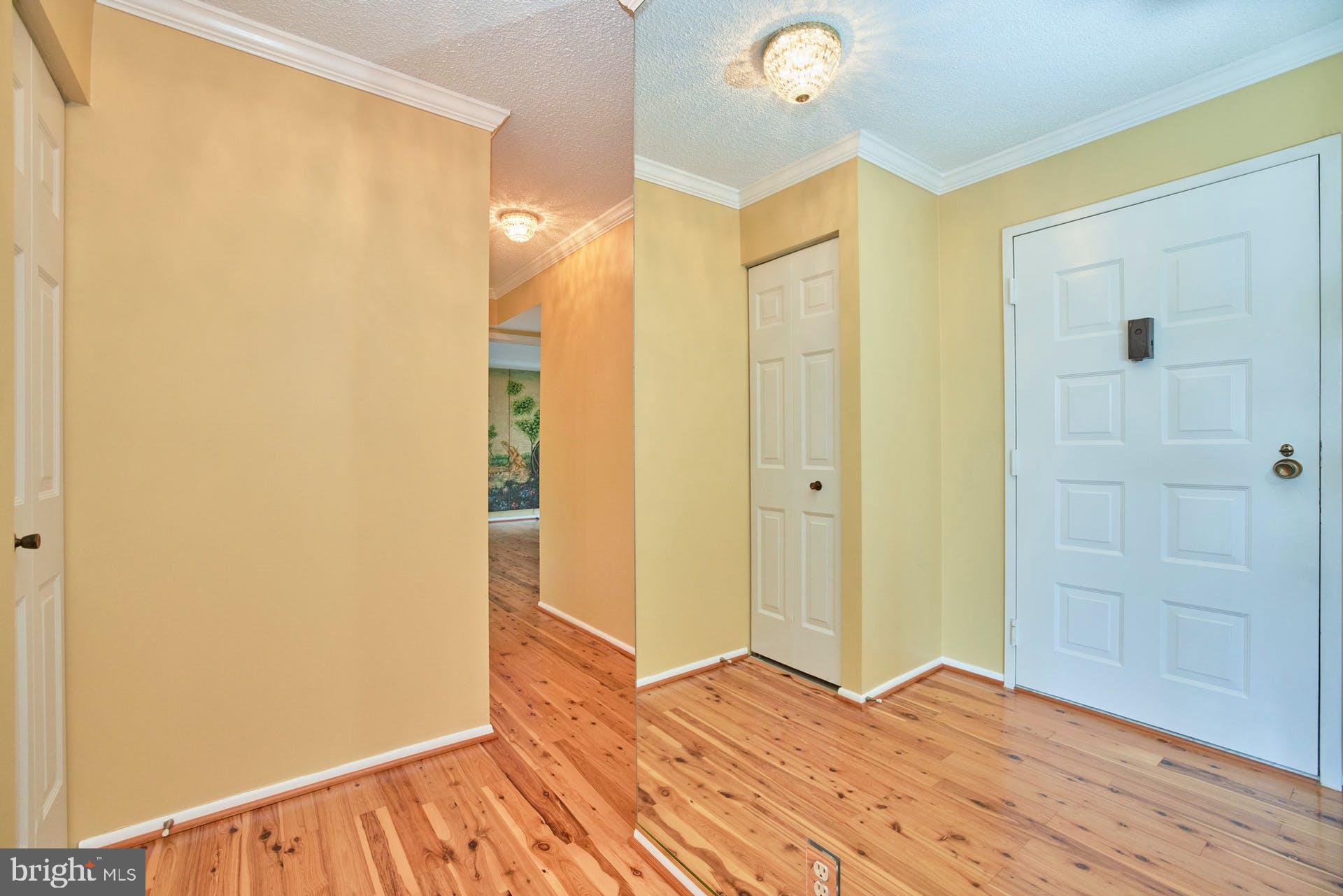 MCLEAN HOUSE - Residential