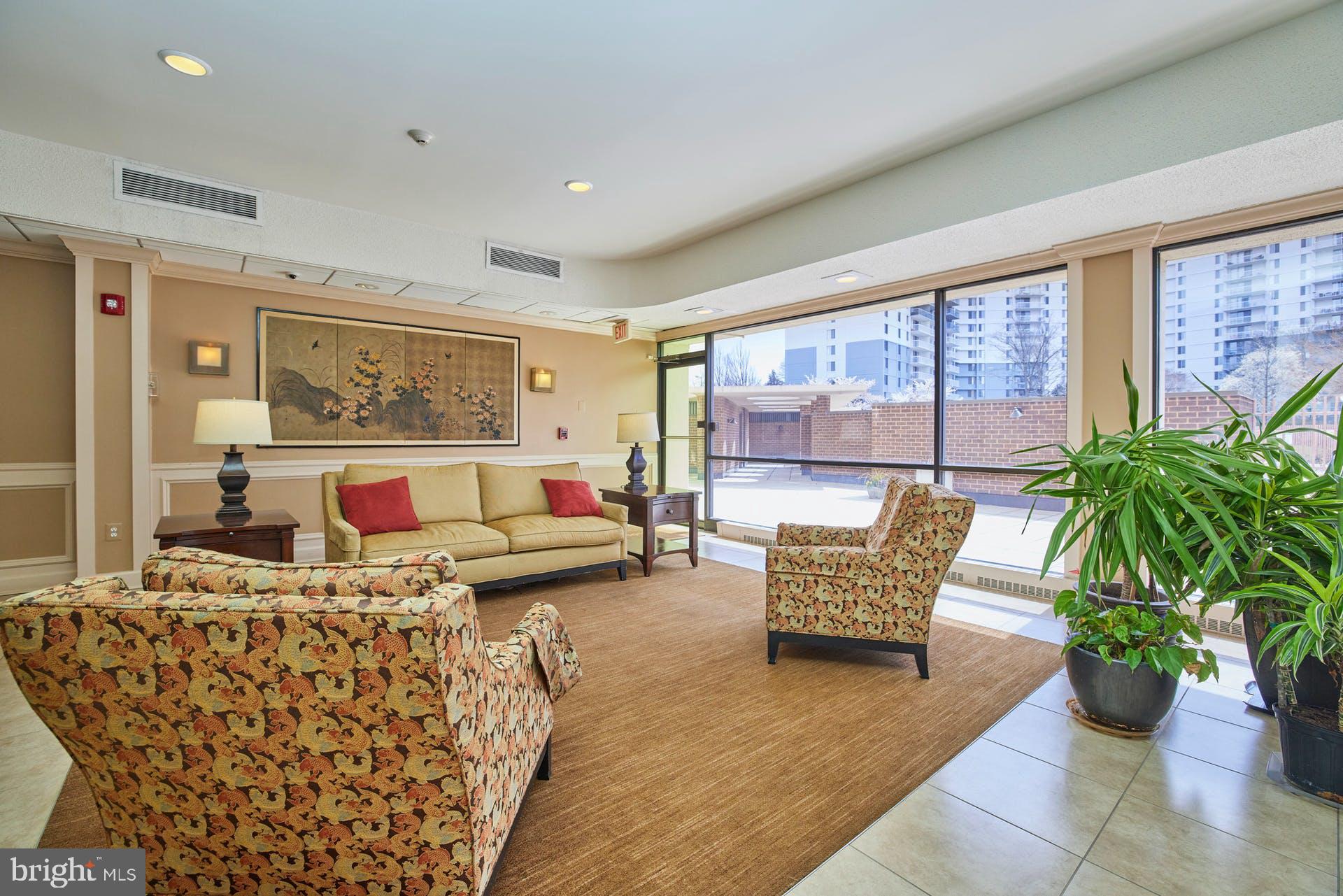 MCLEAN HOUSE - Residential