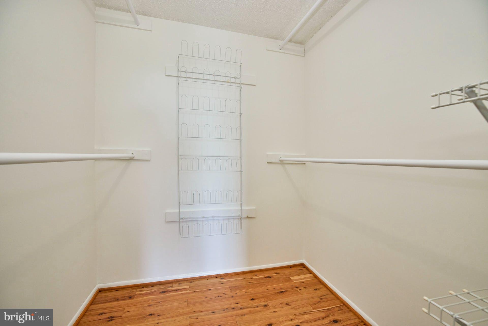 MCLEAN HOUSE - Residential