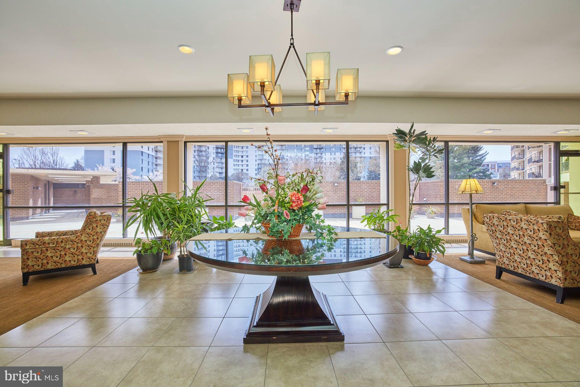 MCLEAN HOUSE - Residential