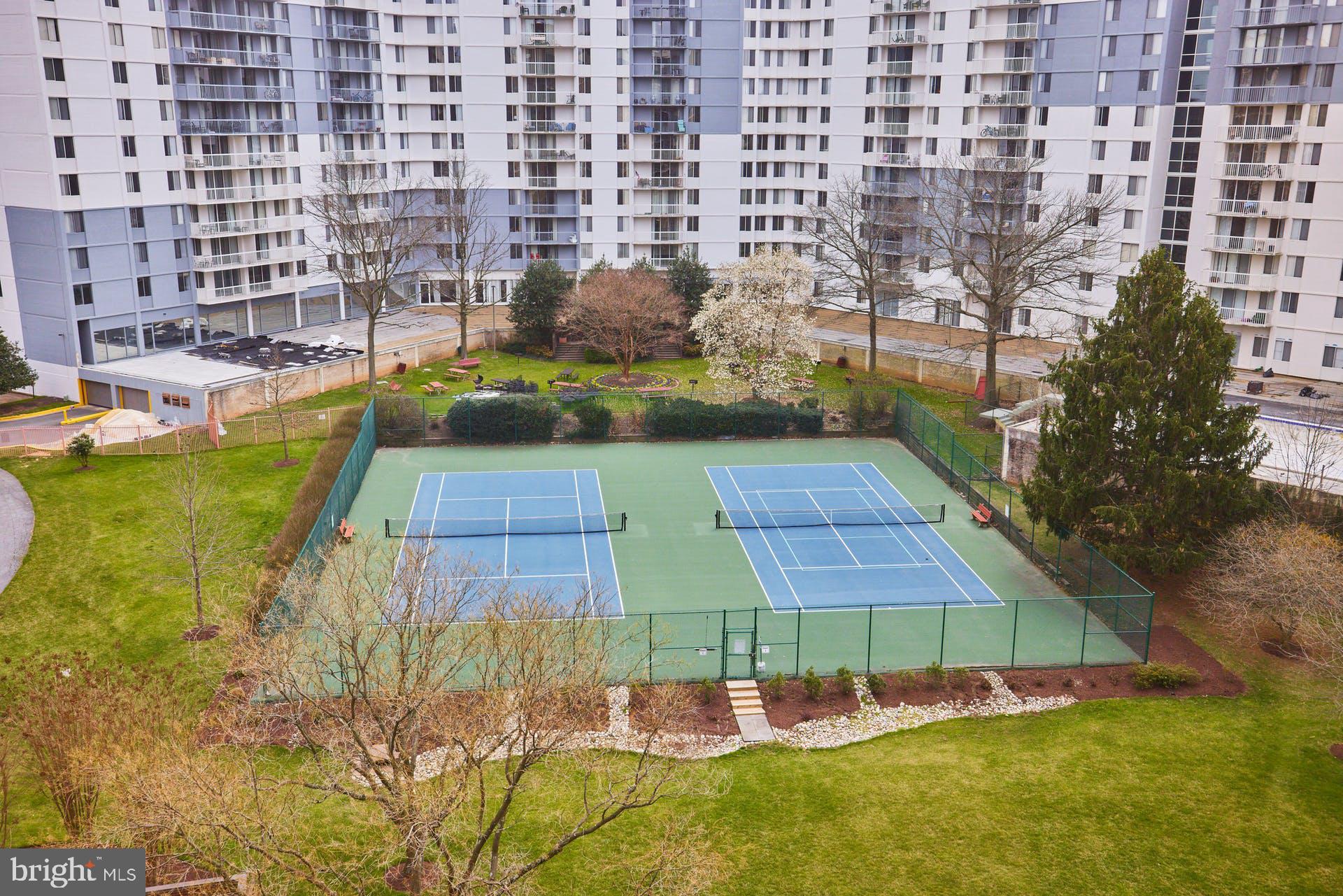 MCLEAN HOUSE - Residential