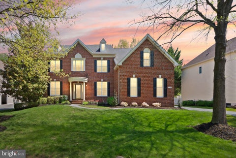 Homes For Sale - 19944 Interlachen Circle<br/> ASHBURN, VA 20147