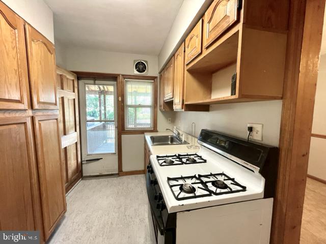 ARUNDEL VILLAGE - Residential