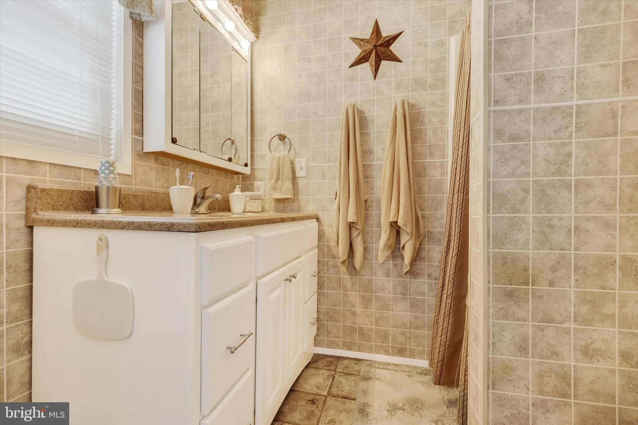 Shippensburg, Pennsylvania 17257, United States, 3 Bedrooms Bedrooms, ,5 BathroomsBathrooms,Residential,Active,174728