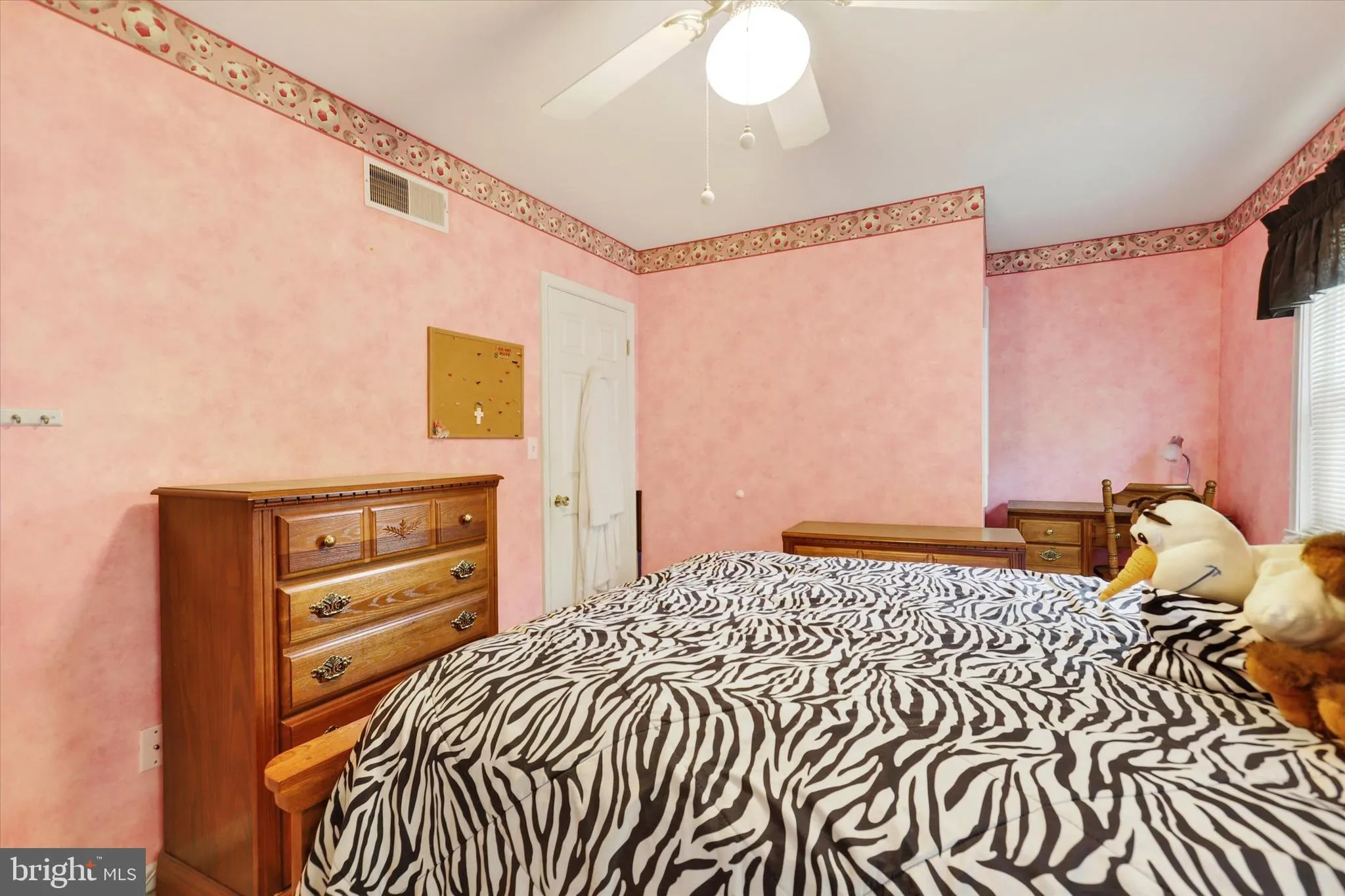 Shippensburg, Pennsylvania 17257, United States, 3 Bedrooms Bedrooms, ,5 BathroomsBathrooms,Residential,Active,174728