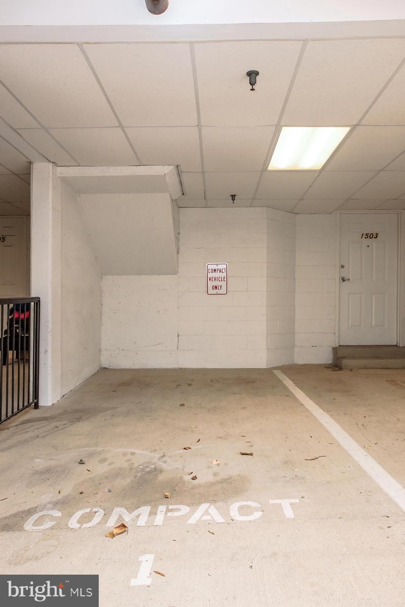 TOWN COURT - Residential Lease