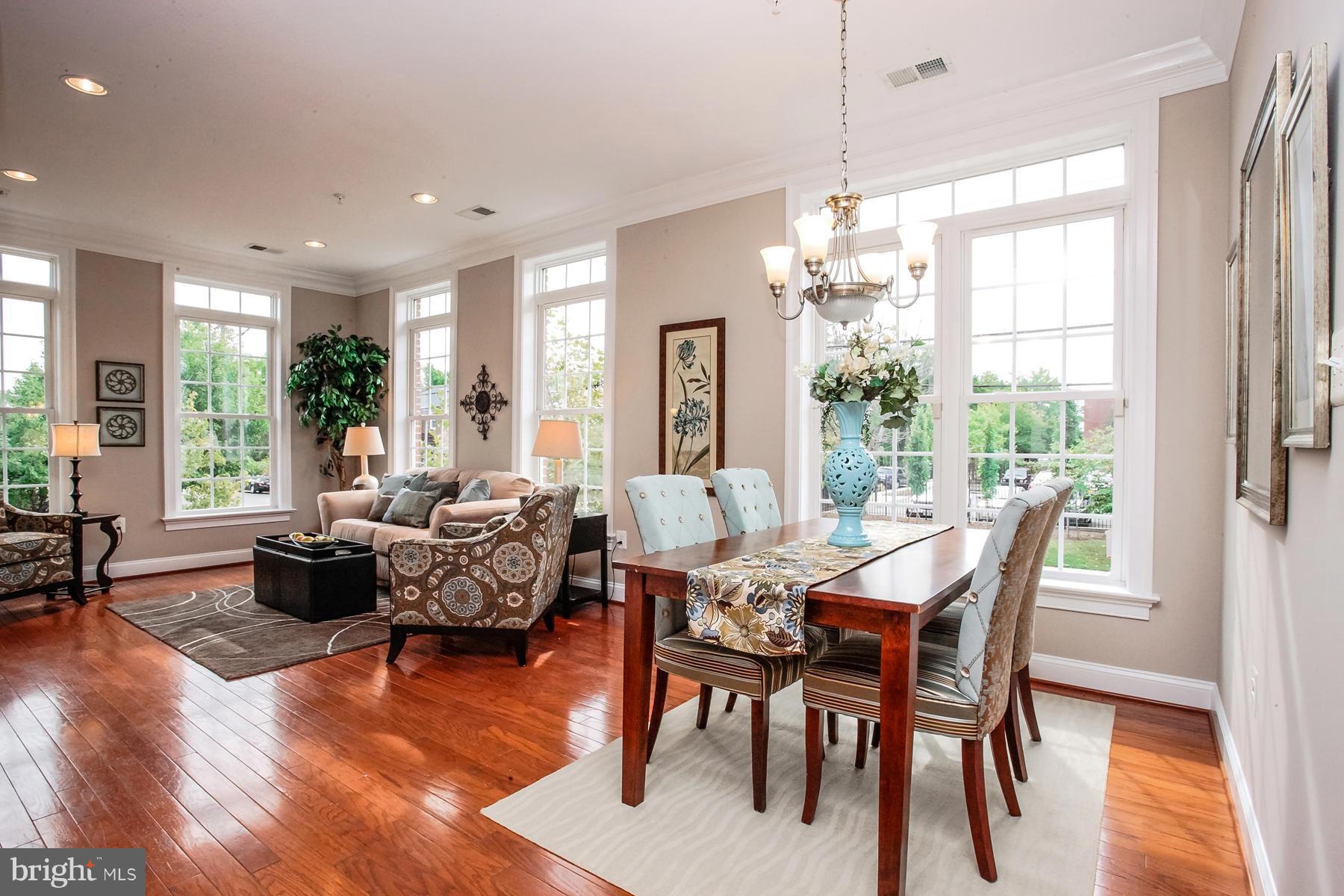 TOWN COURT - Residential Lease