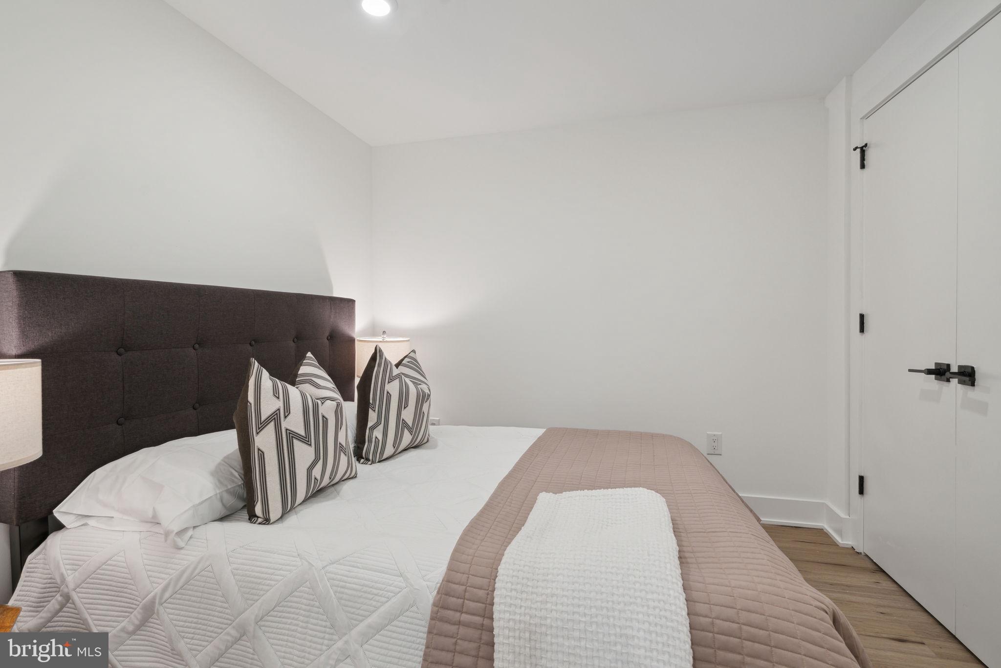 139 W CHELTEN AVENUE 411