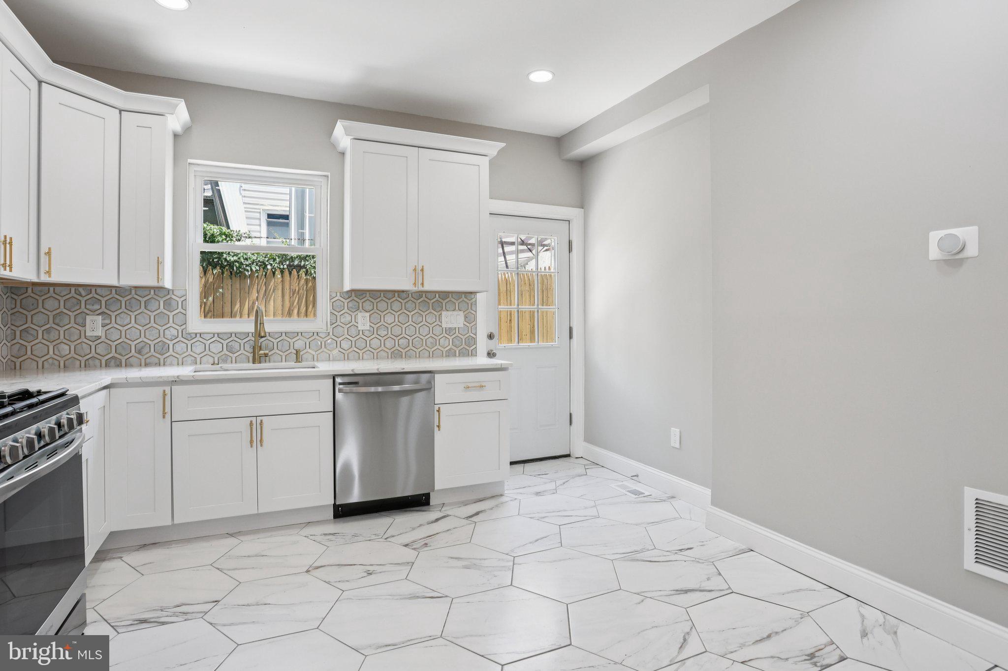 NORRIS SQUARE - Residential