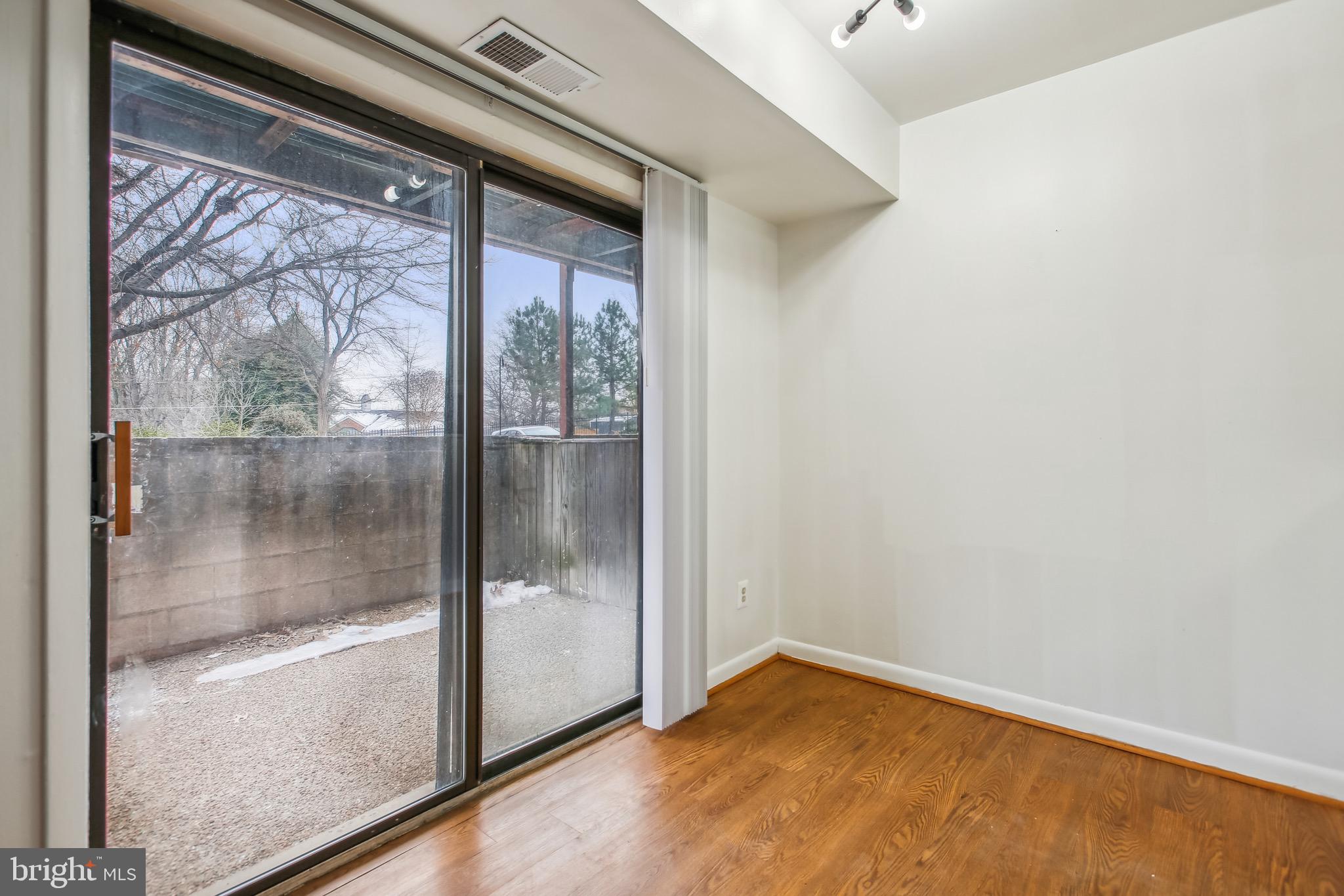 HUNTINGTON WALK - Residential