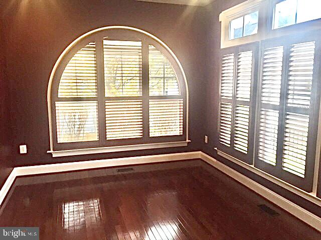 RIVER CREEK - Residential Lease