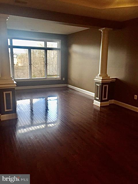 RIVER CREEK - Residential Lease