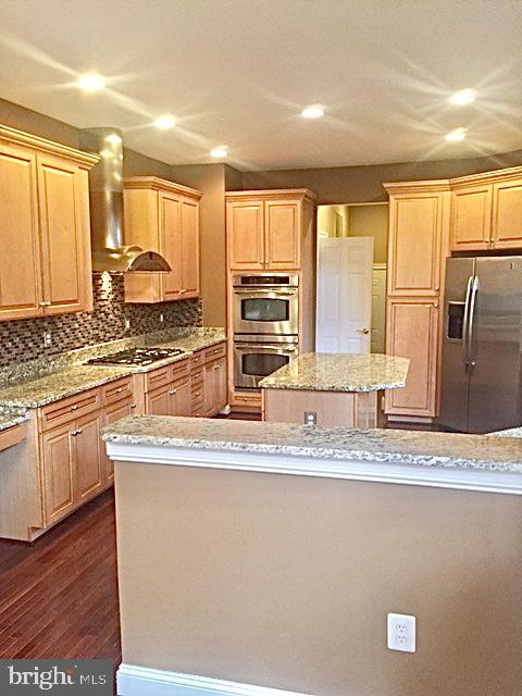 RIVER CREEK - Residential Lease