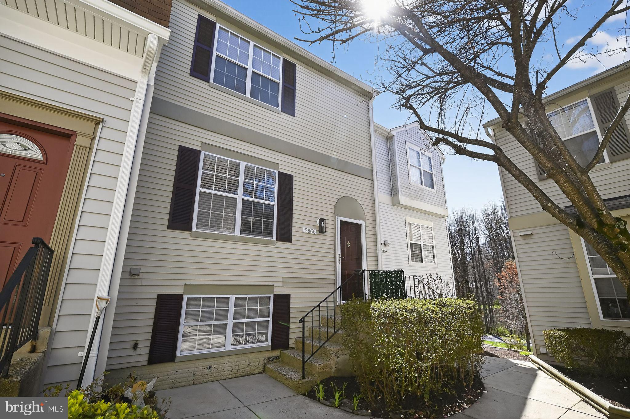 OAKWOOD COMMONS - Residential