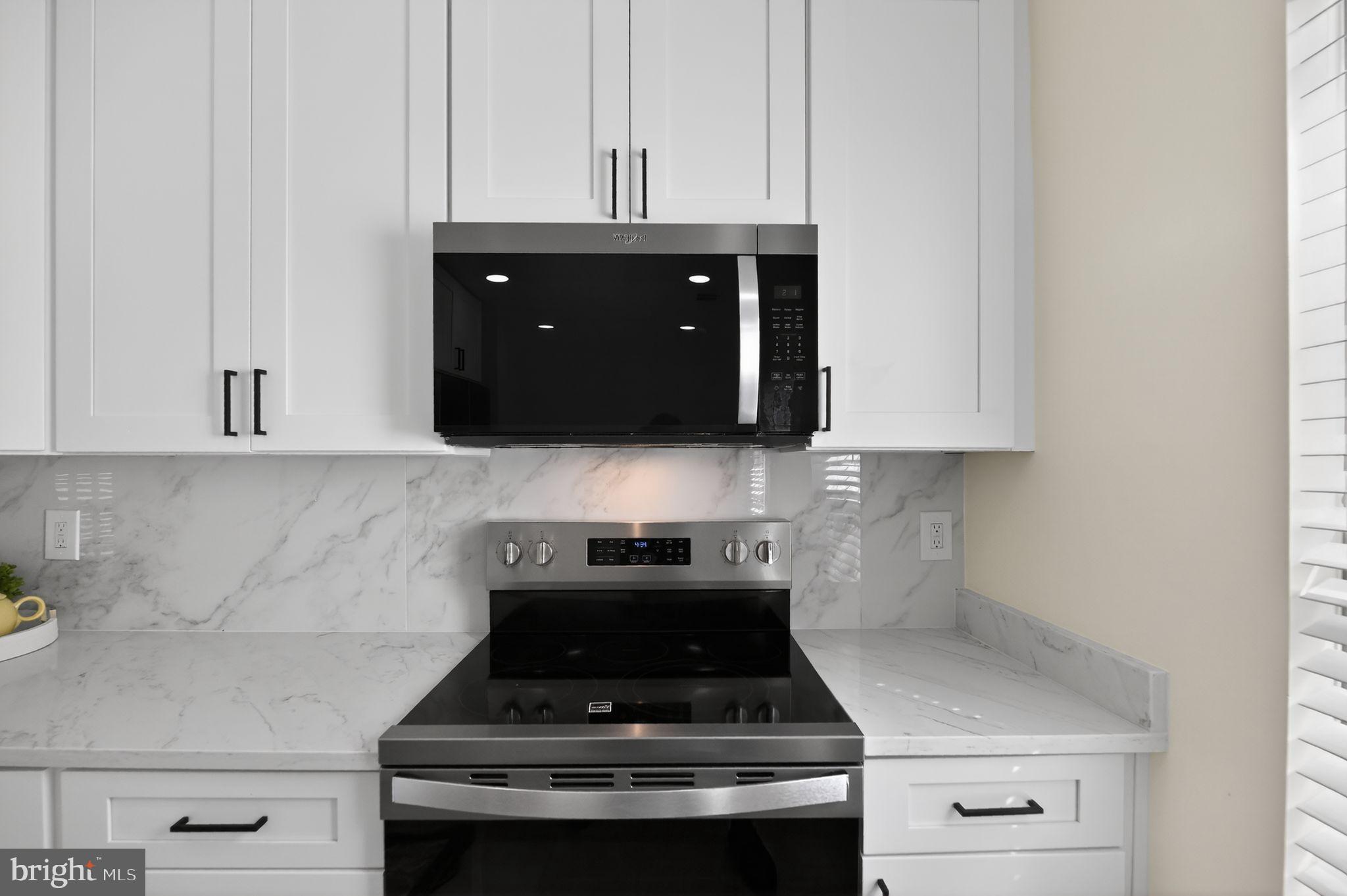 OAKWOOD COMMONS - Residential