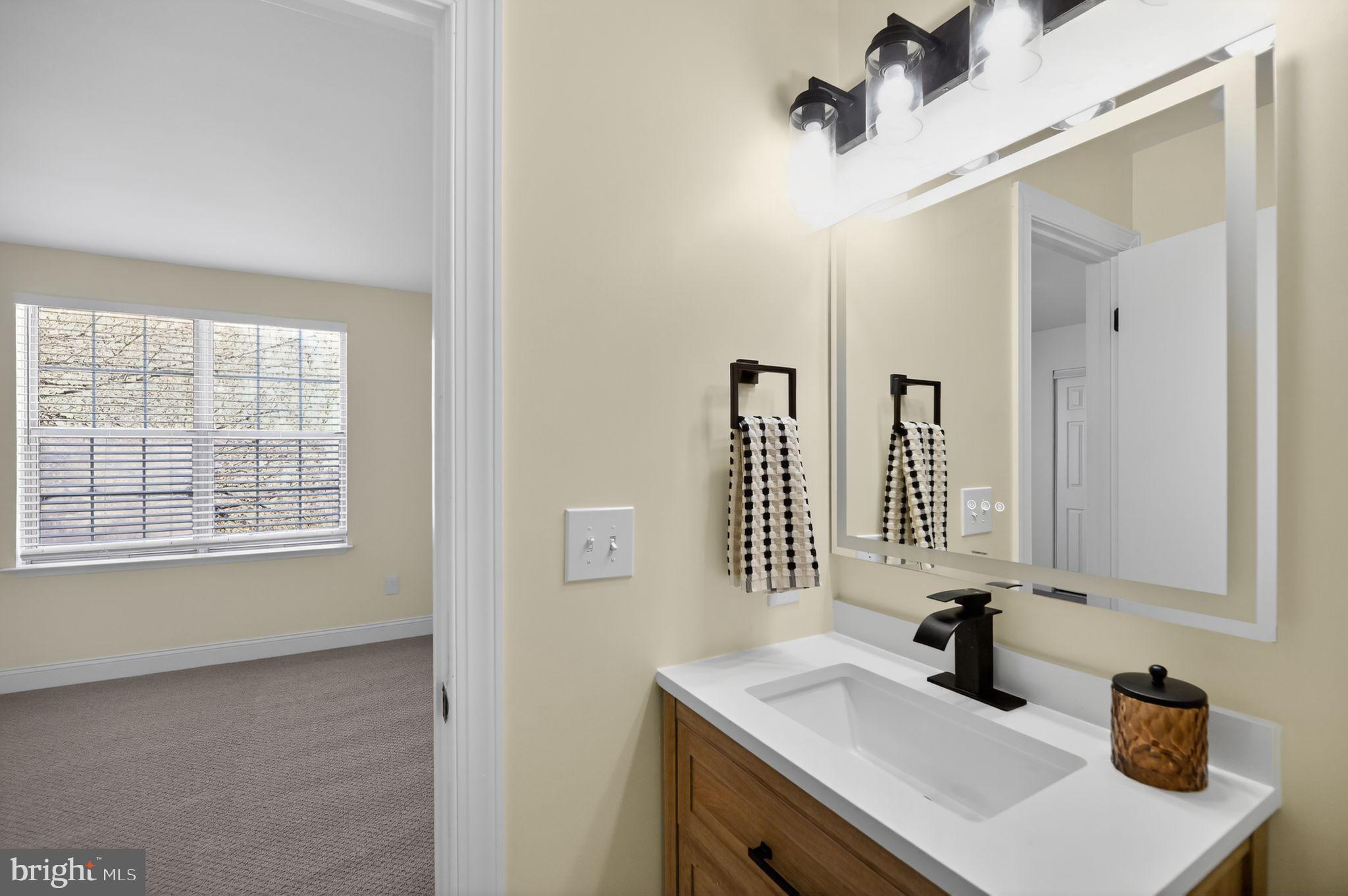 OAKWOOD COMMONS - Residential