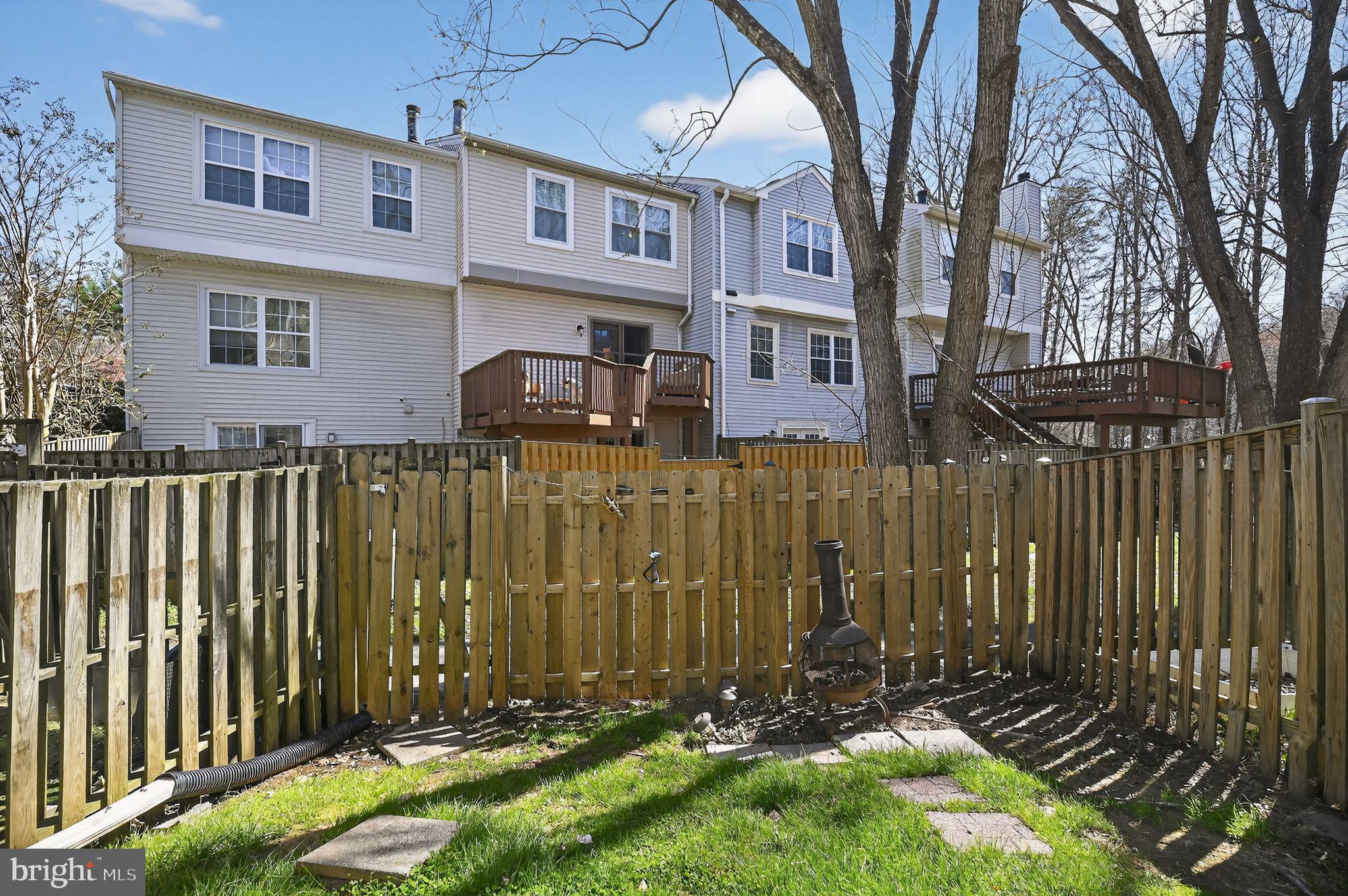 OAKWOOD COMMONS - Residential