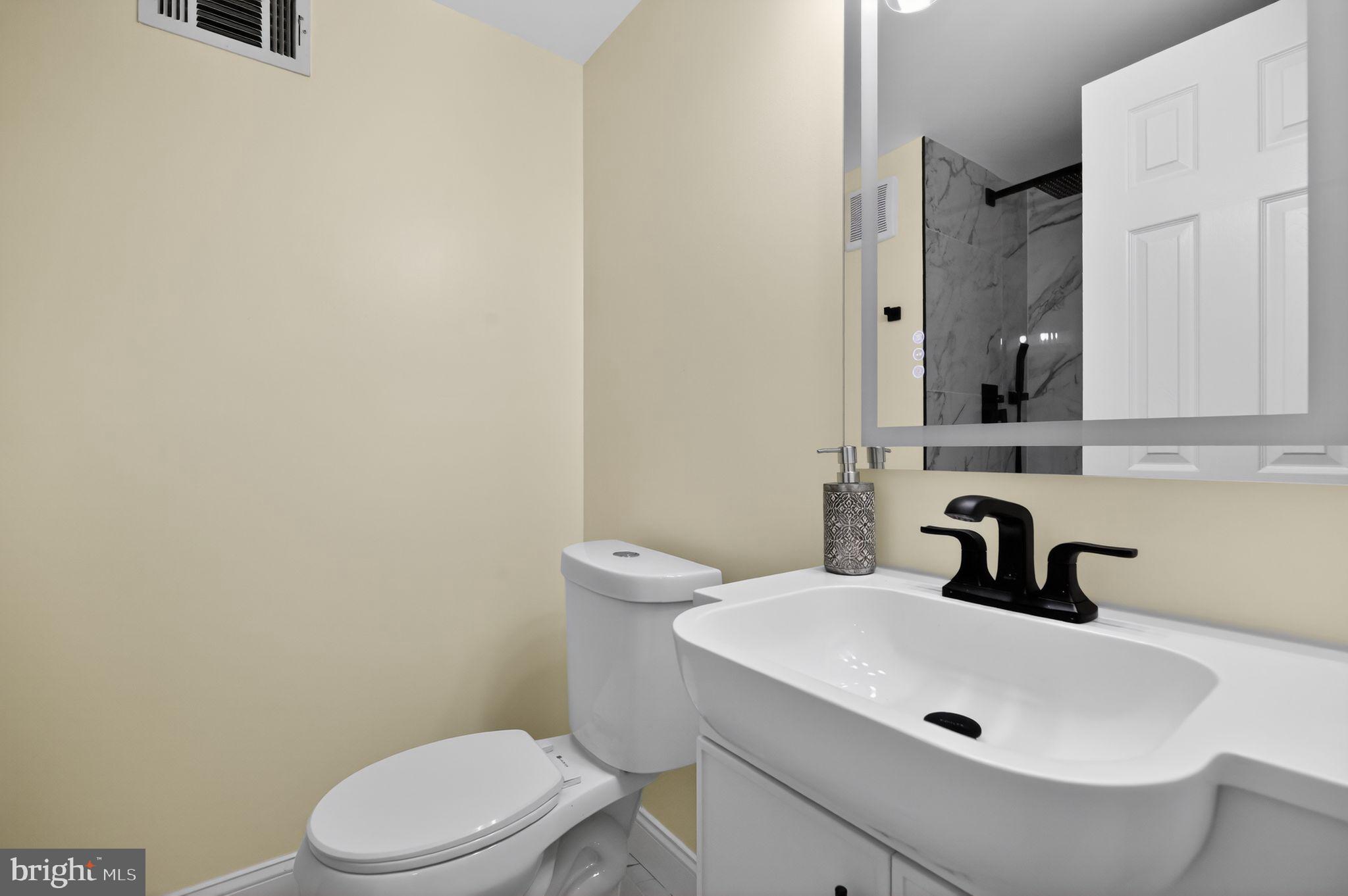 OAKWOOD COMMONS - Residential