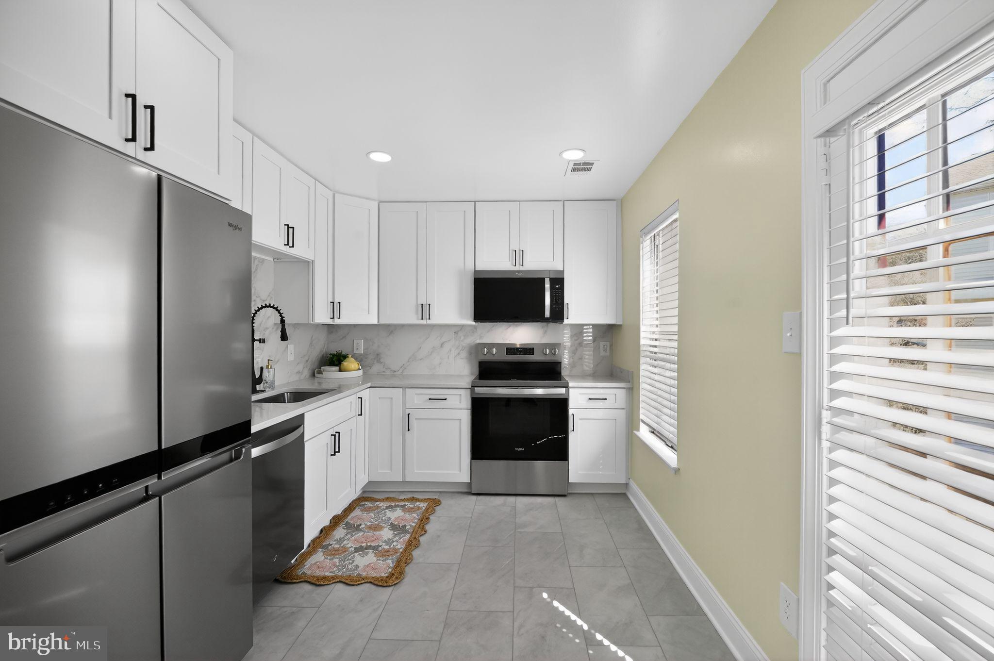 OAKWOOD COMMONS - Residential