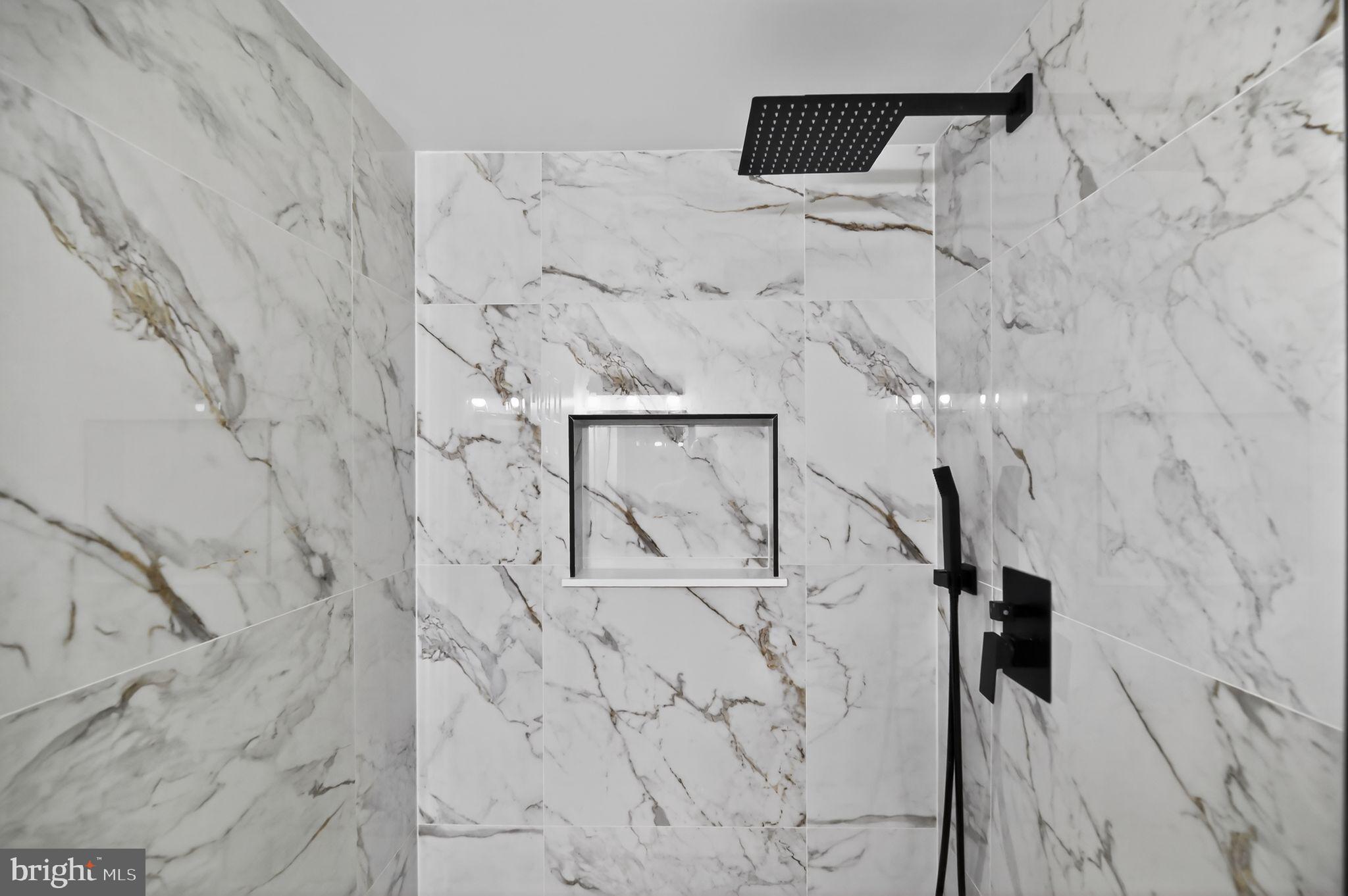 OAKWOOD COMMONS - Residential