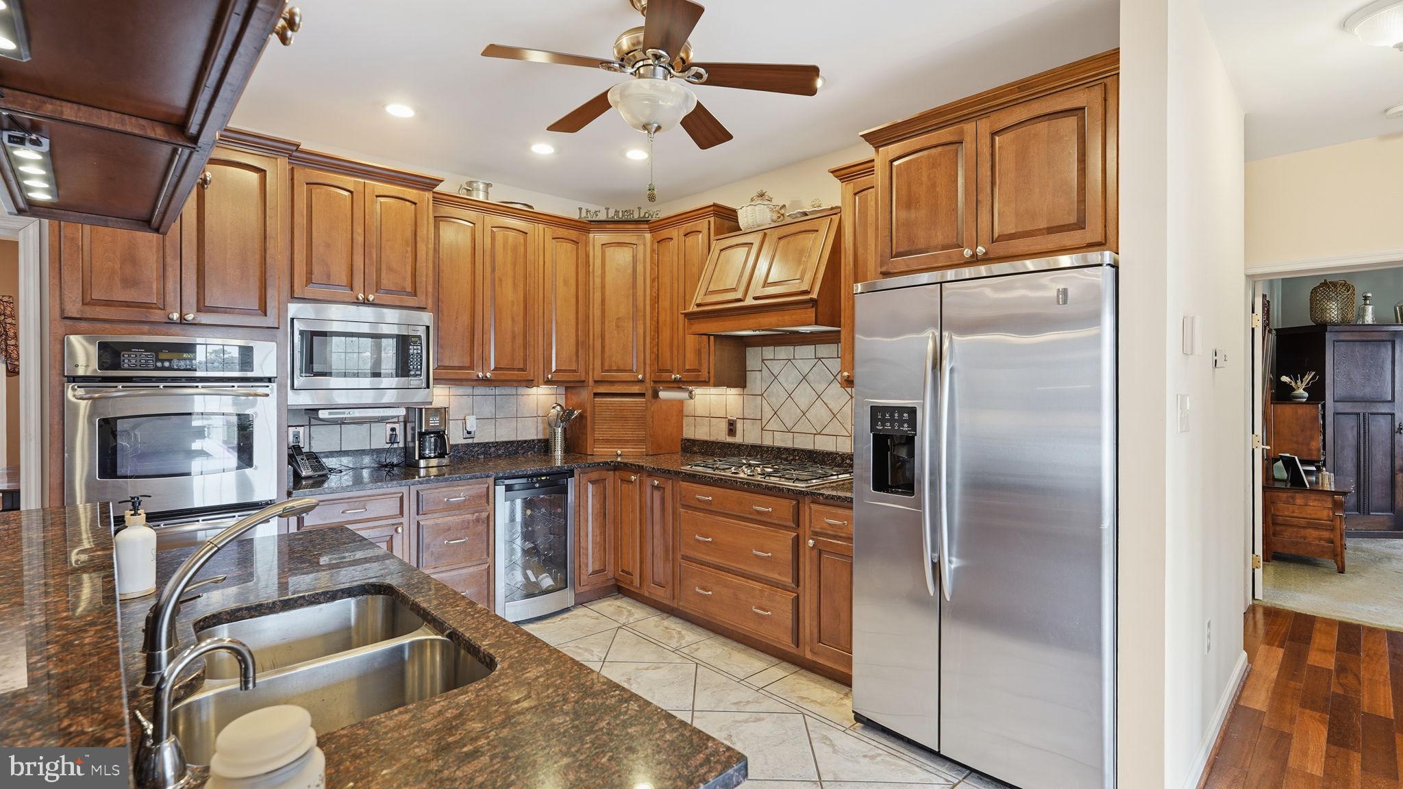 CABIN POINT - Residential