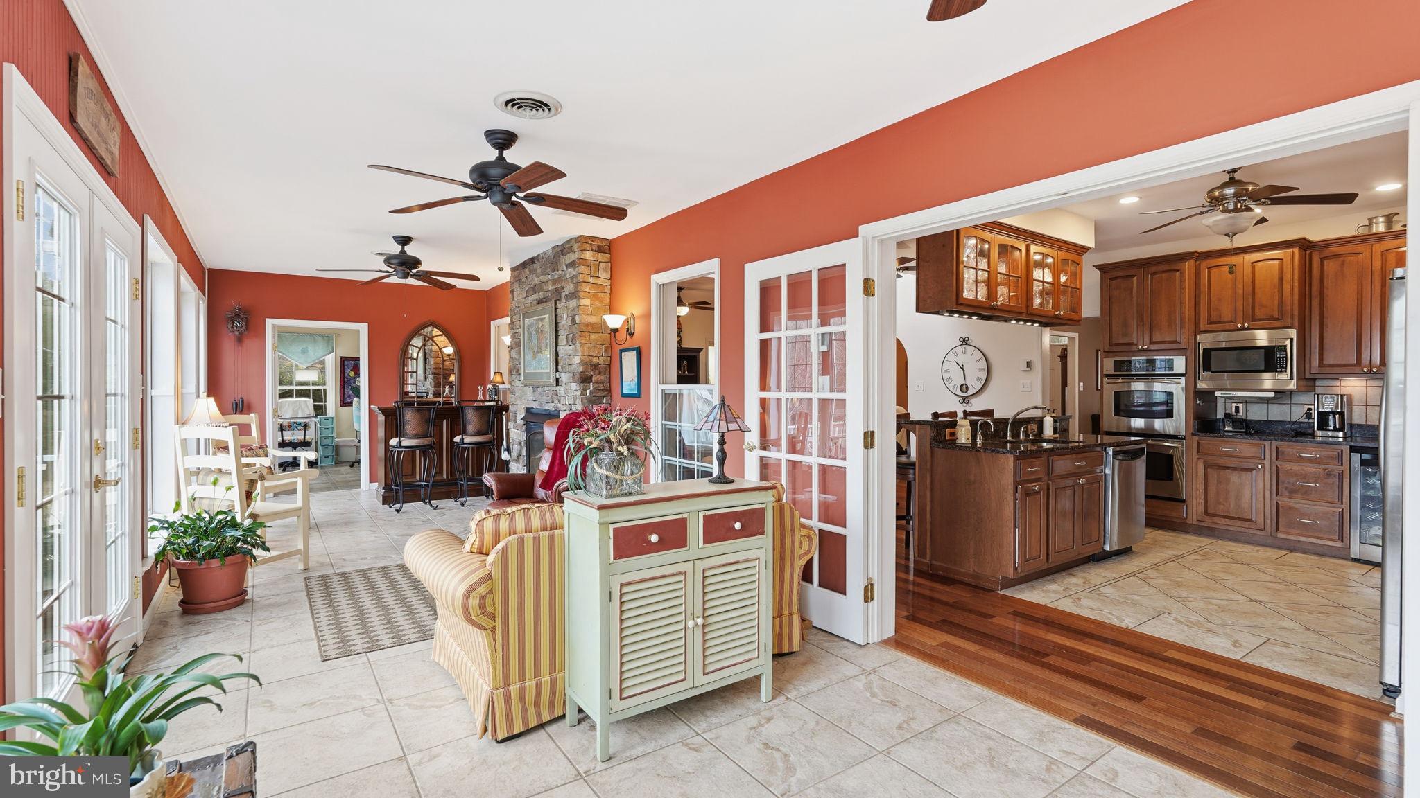 CABIN POINT - Residential