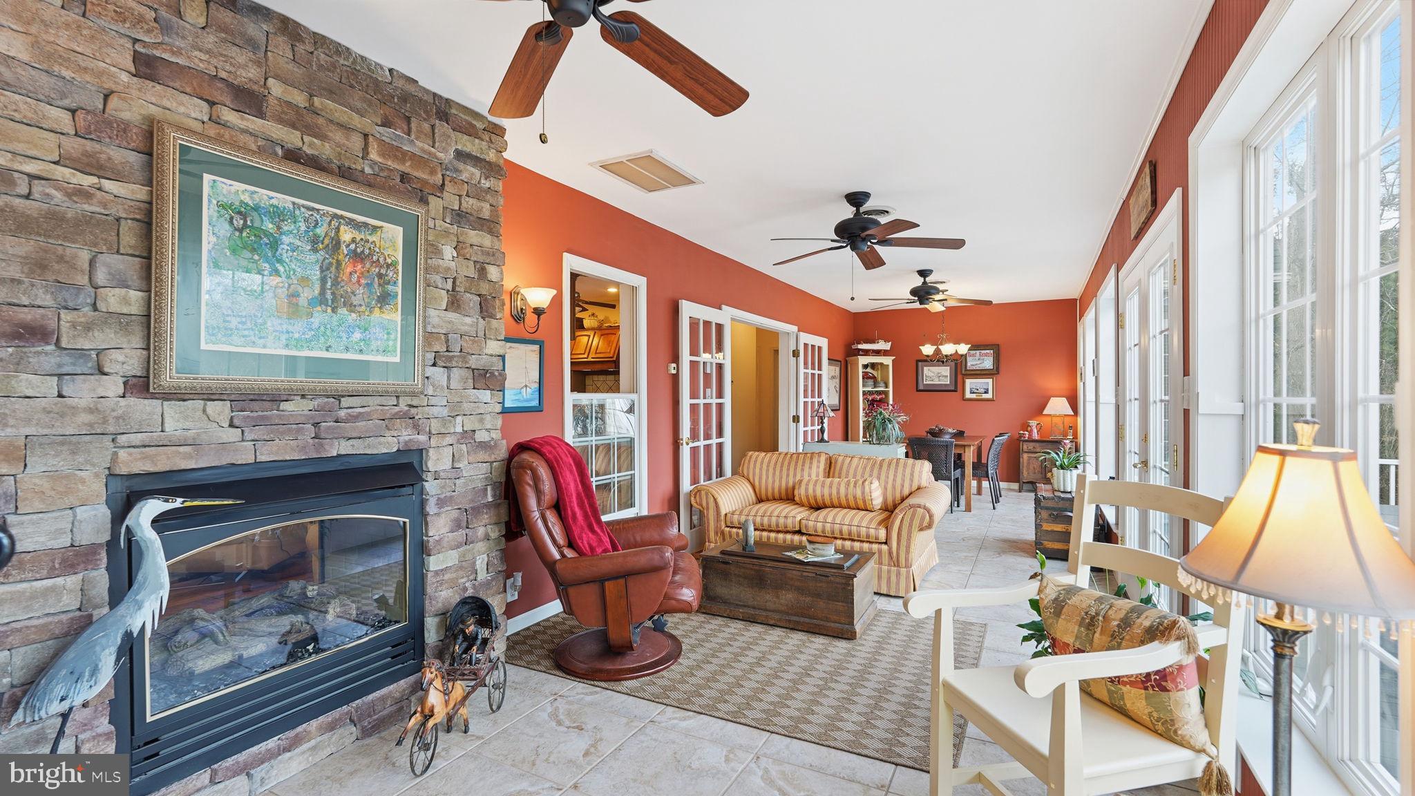 CABIN POINT - Residential