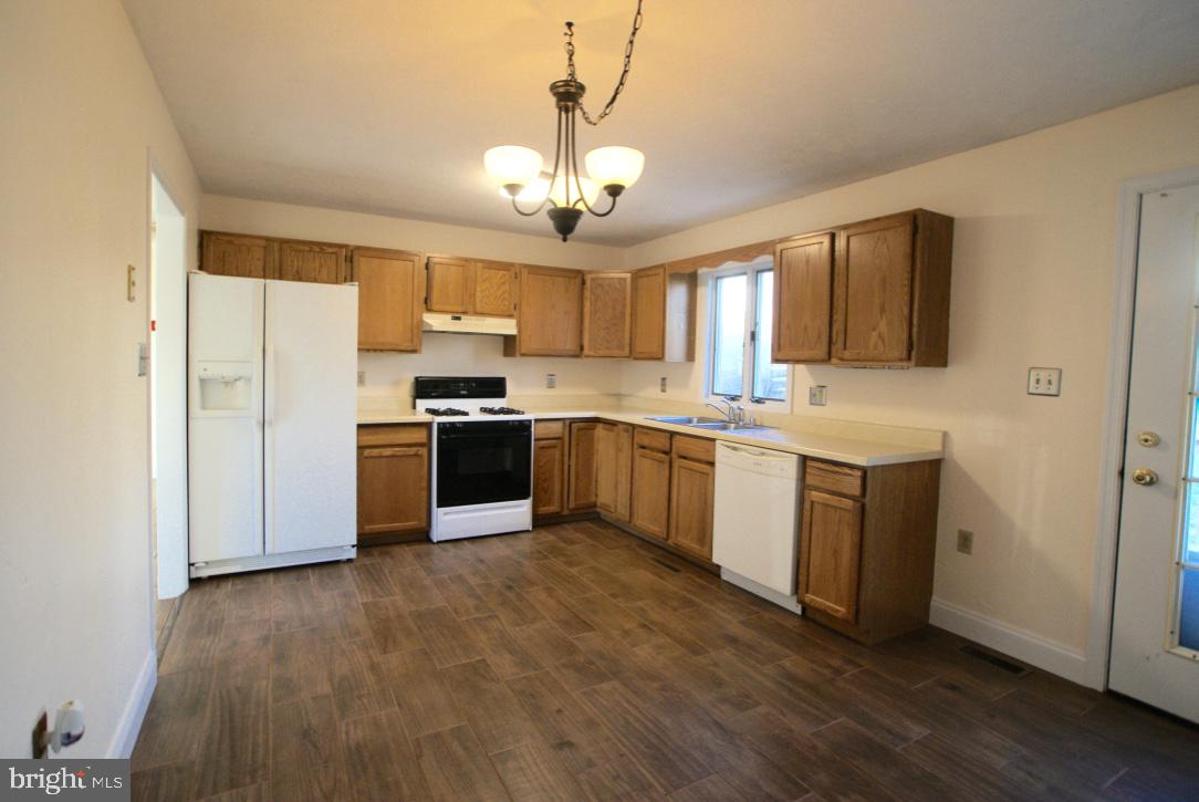 PEMBRIDGE HEIGHTS - Residential Lease