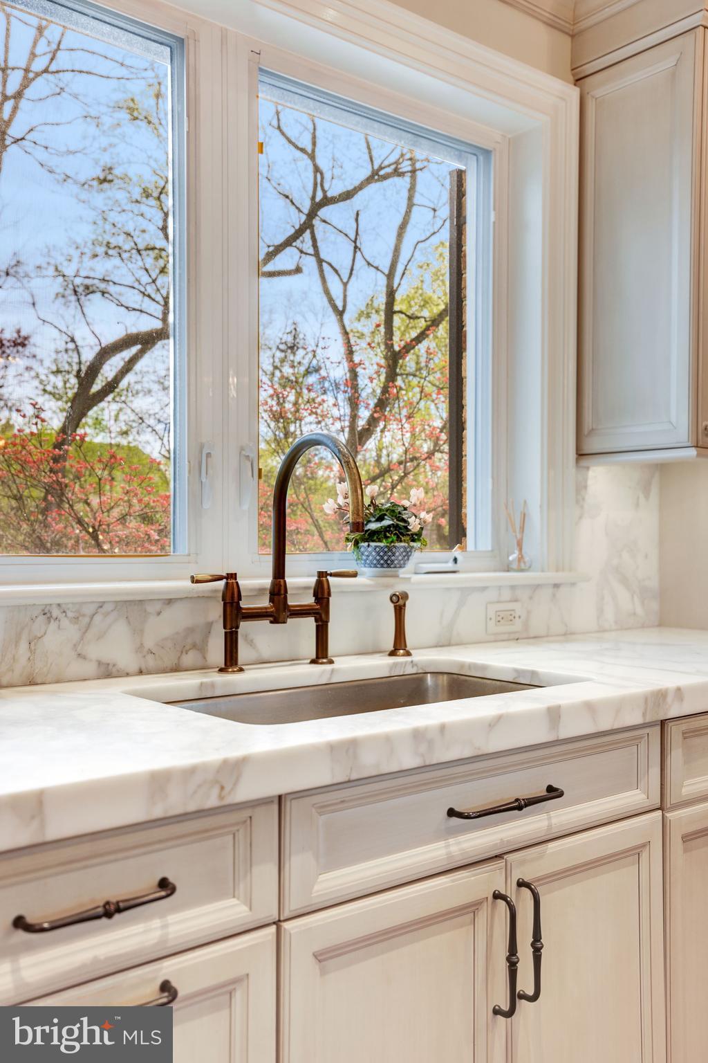 SAVILE MANOR - Residential