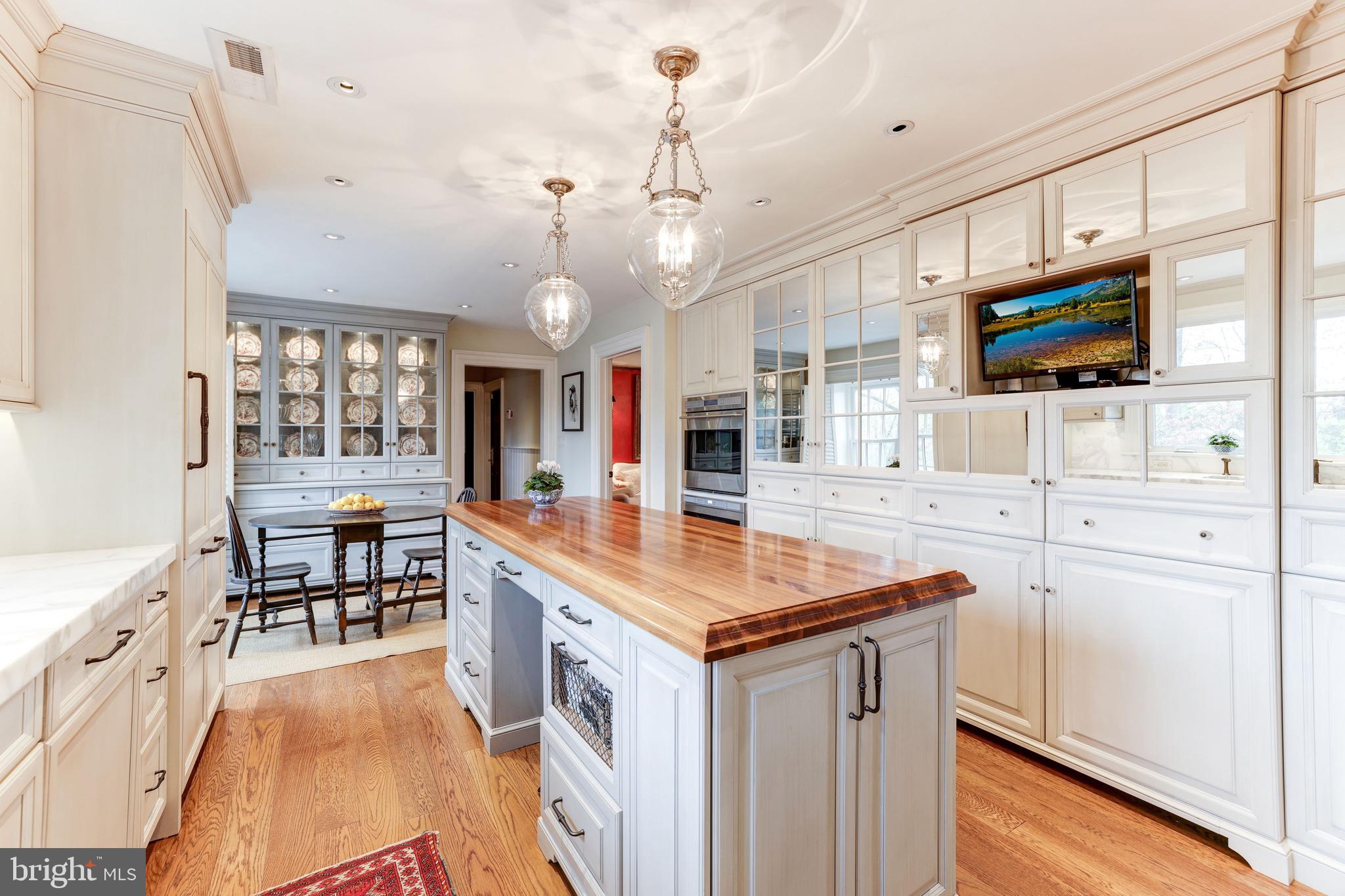 SAVILE MANOR - Residential