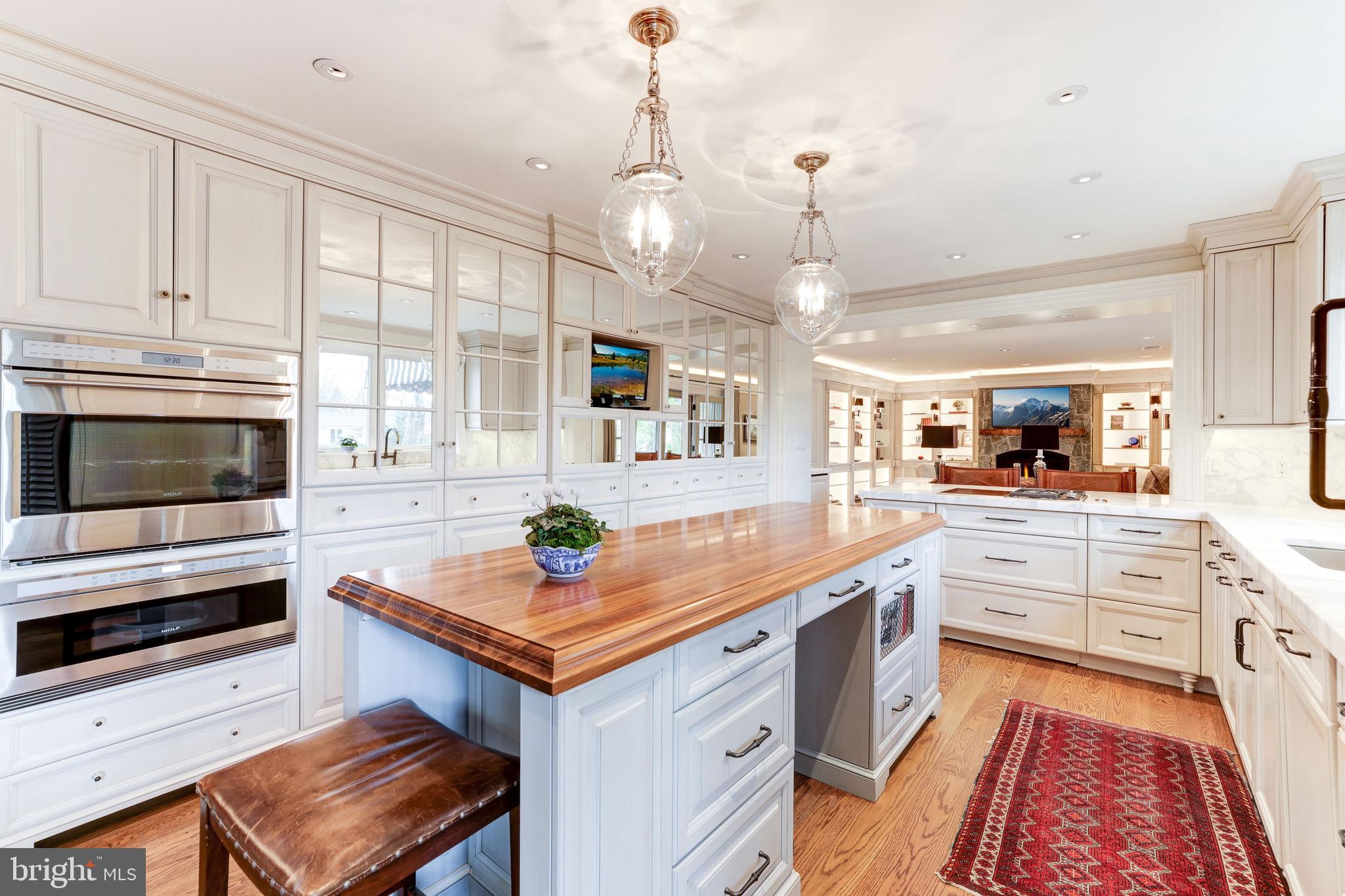 SAVILE MANOR - Residential