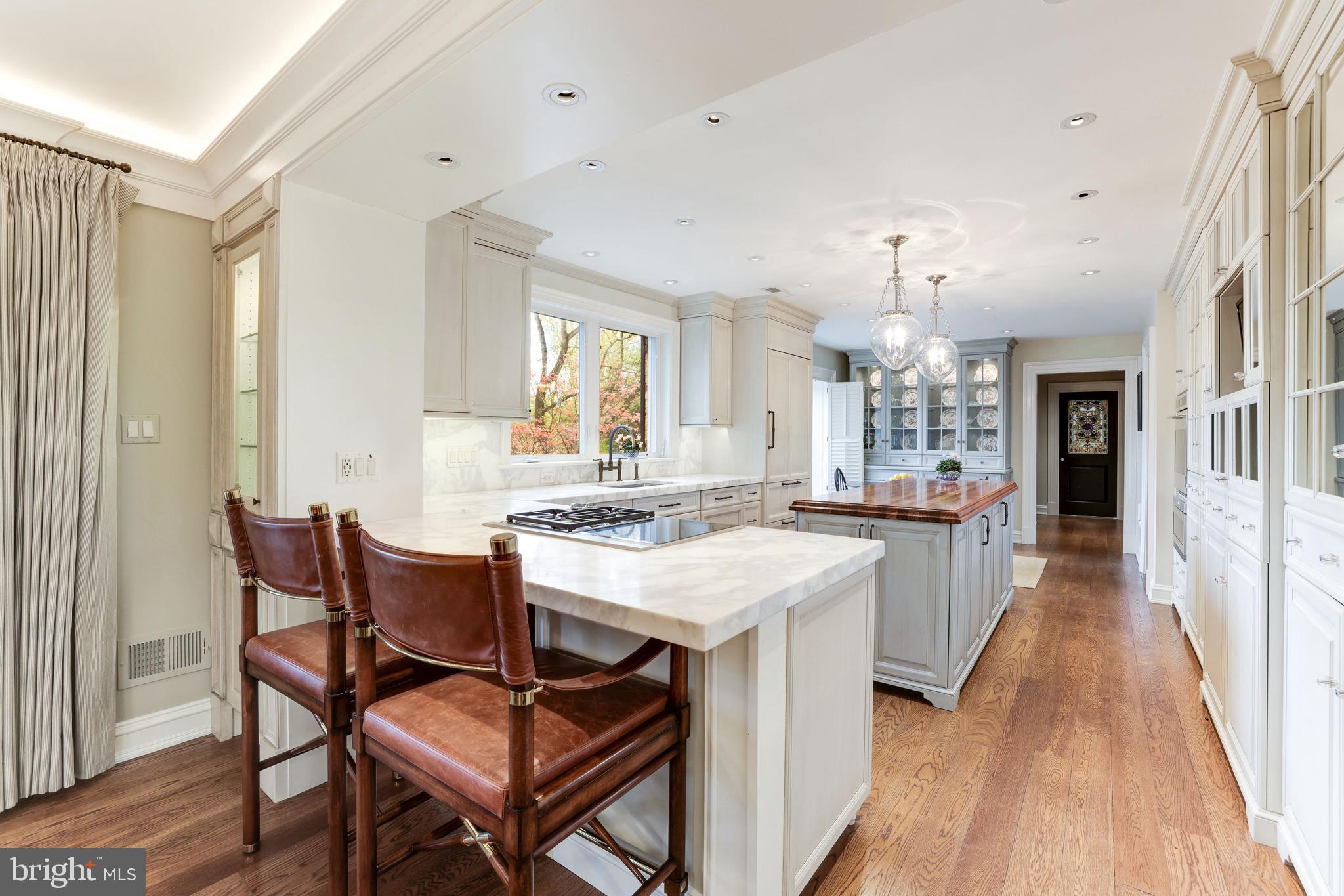 SAVILE MANOR - Residential