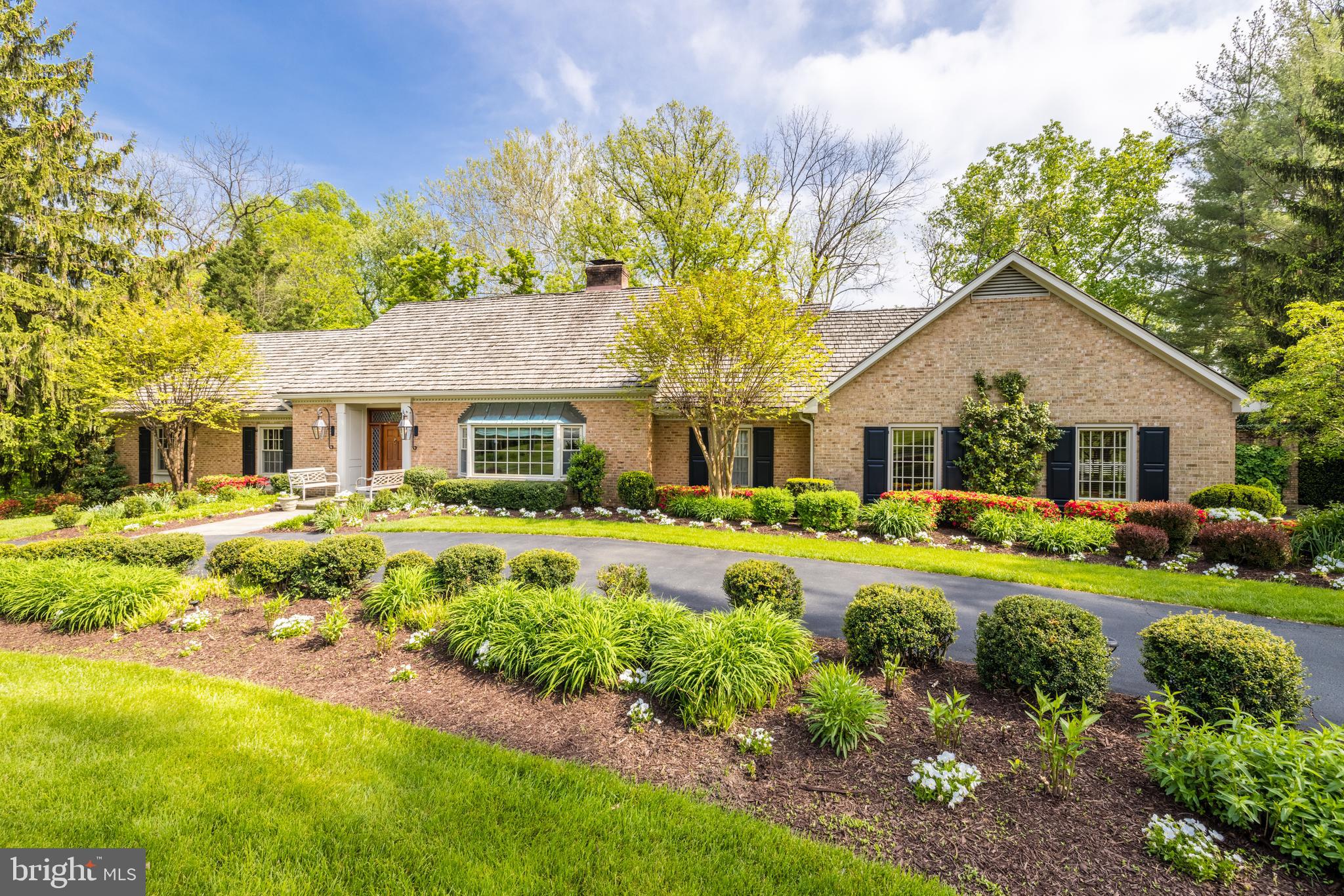 SAVILE MANOR - Residential